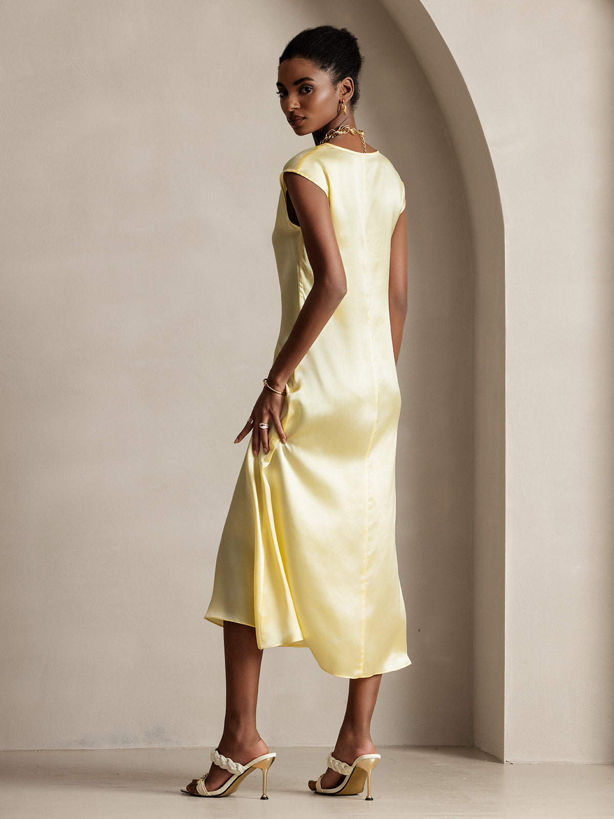 SilkSilky-AU 19Momme Silk Sleeveless Round Neck Dress LightYellow 002
