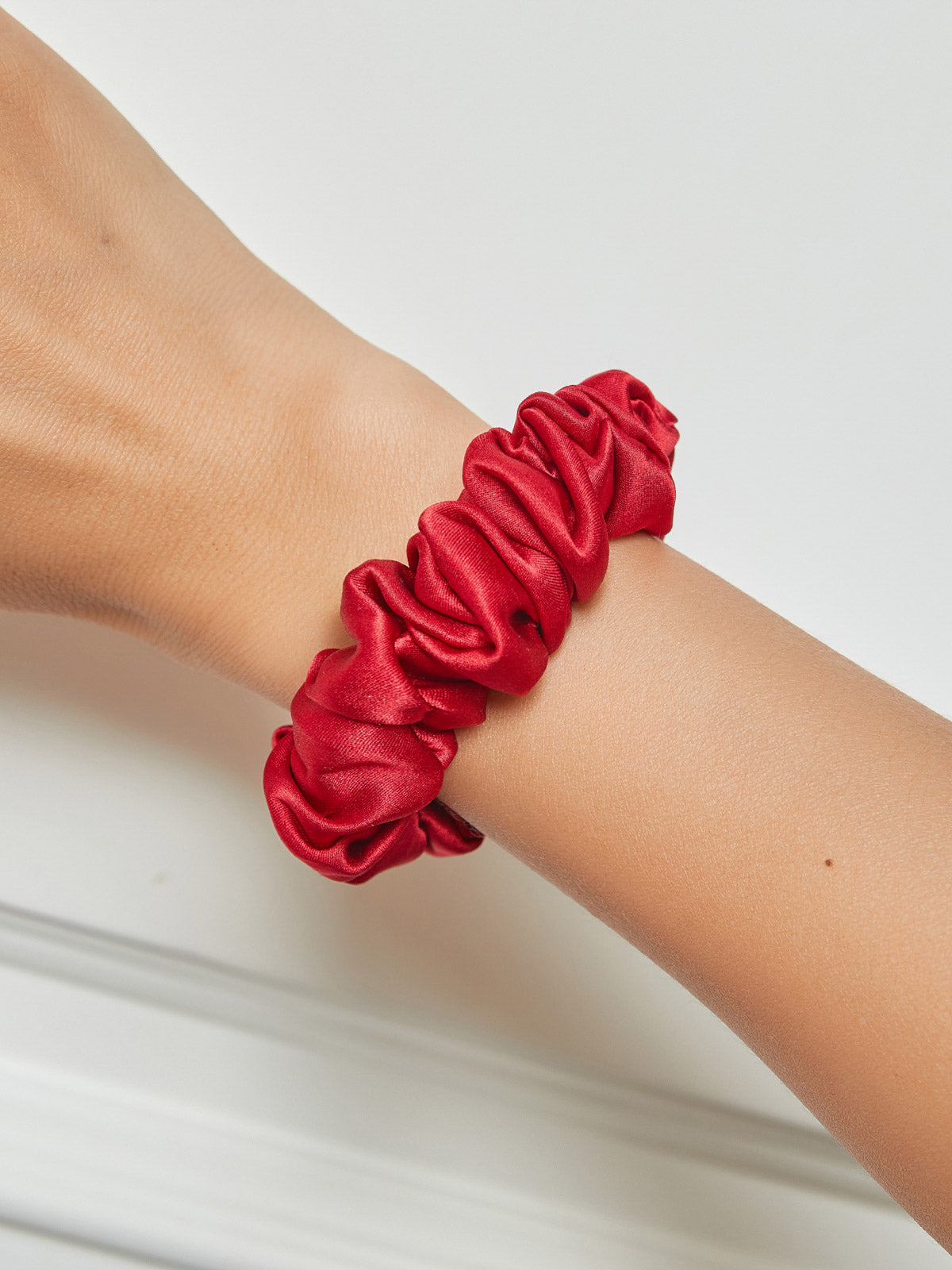 [Red] SilkSilky-AU 19Momme Pure Silk Scrunchie 001
