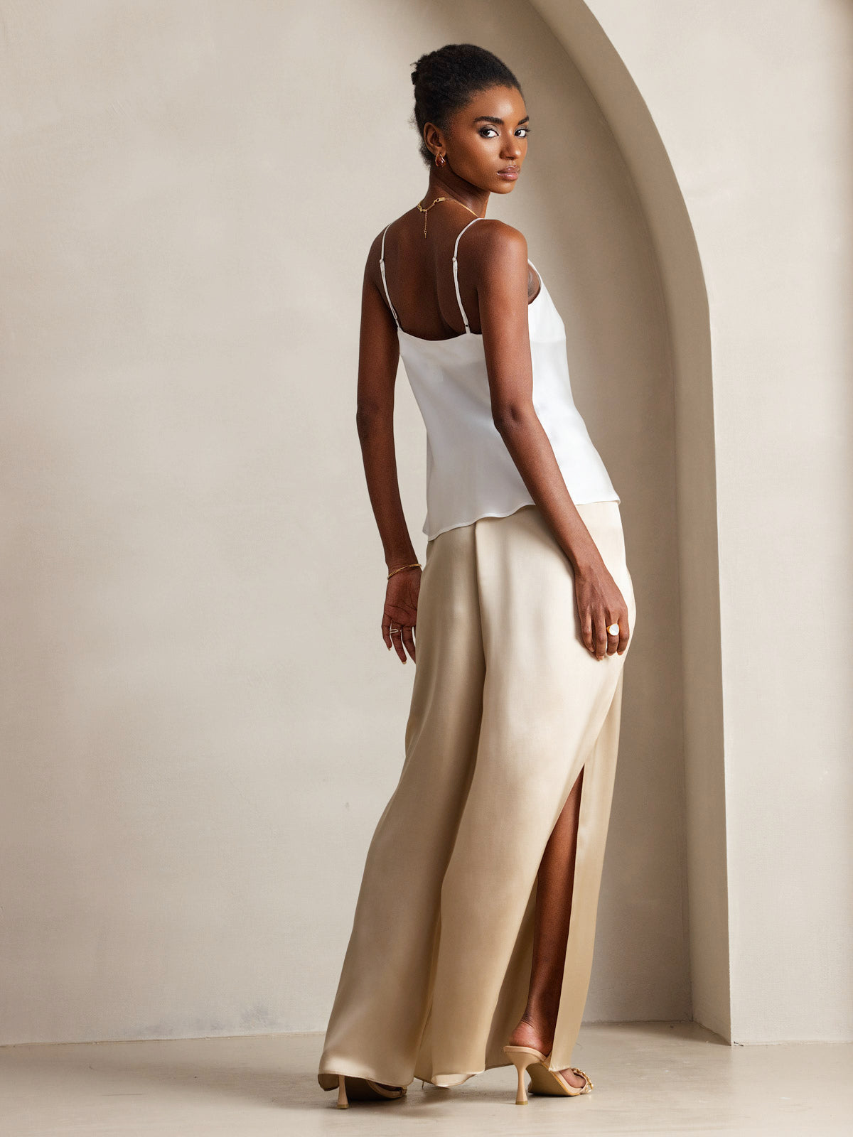 [White] SilkSilky-AU Pure Silk V Neck Camisole 002