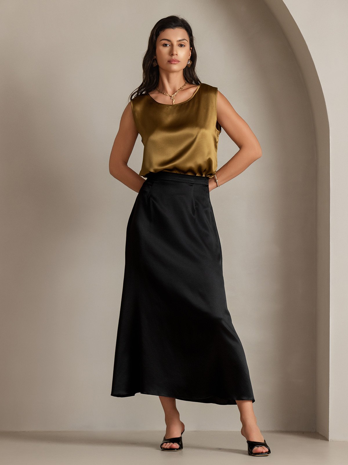 [Brown] SilkSilky-AU 19Momme Silk Round Neck Camisole 006