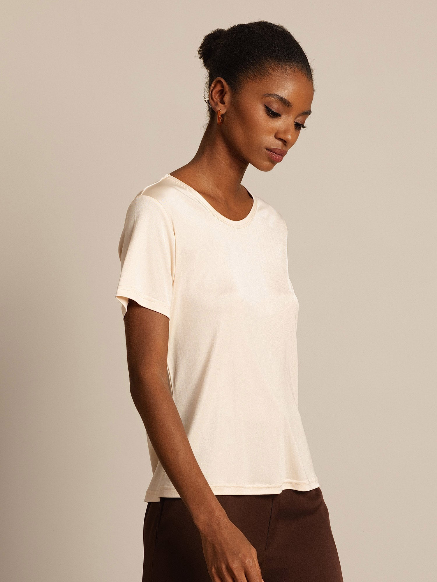 [Beige] SilkSilky-AU Silk Knitted Round Neck Women's T-Shirt 007,