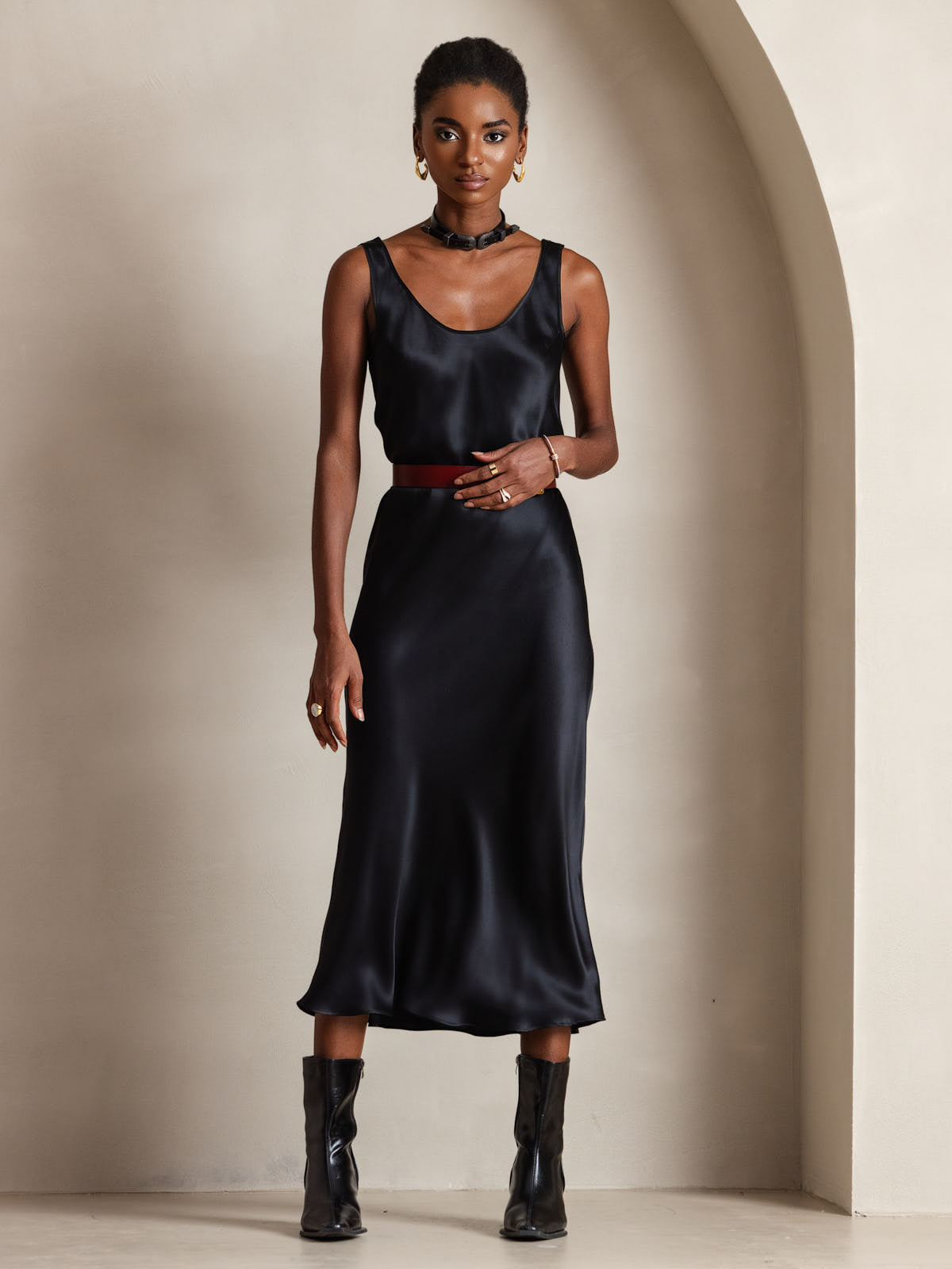 [Black] SilkSilky-AU Pure Silk Boat Neck Dress 006