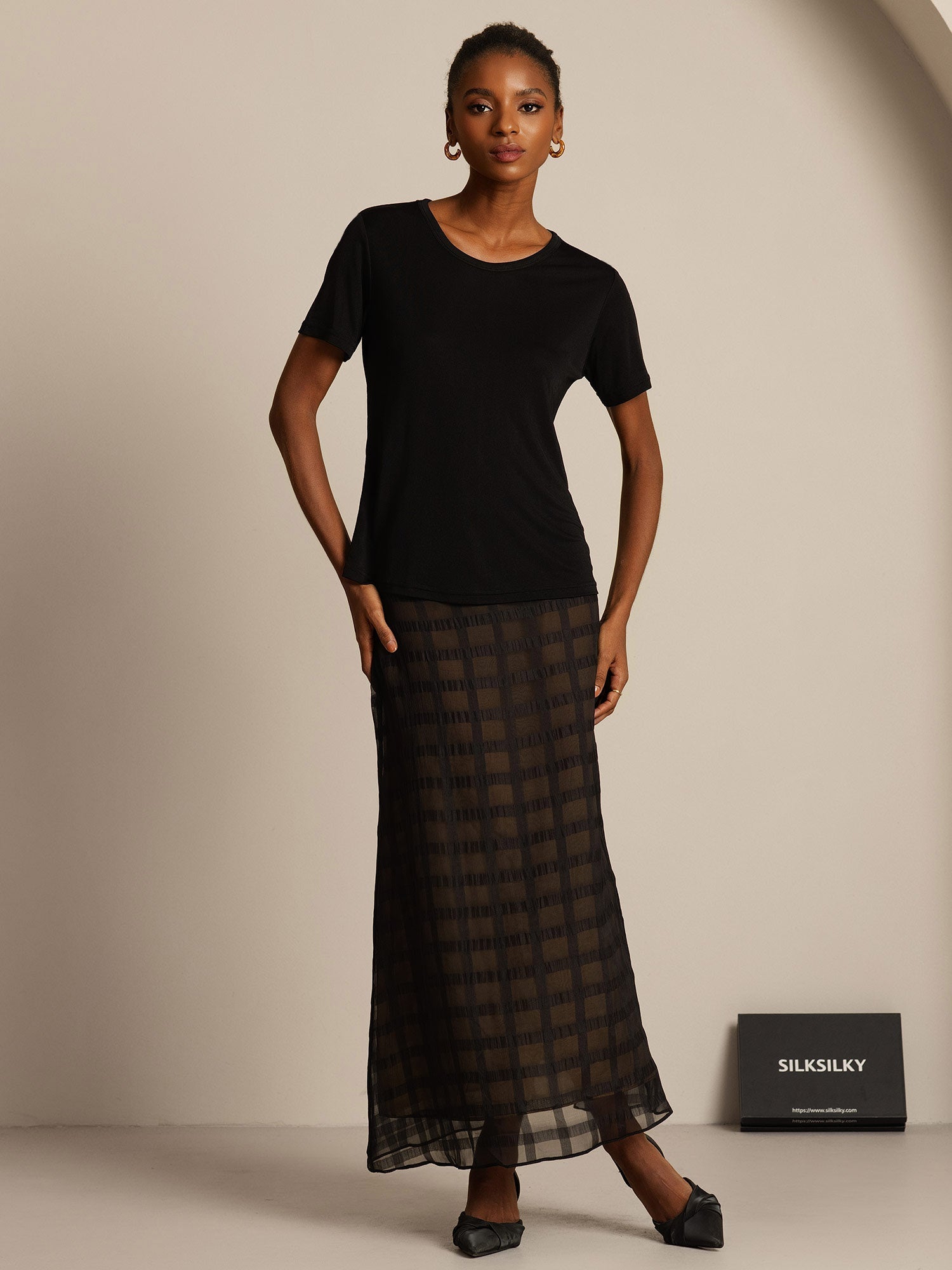 [Black] SilkSilky-AU Short Sleeve Round Neck Women's T-Shirt 006