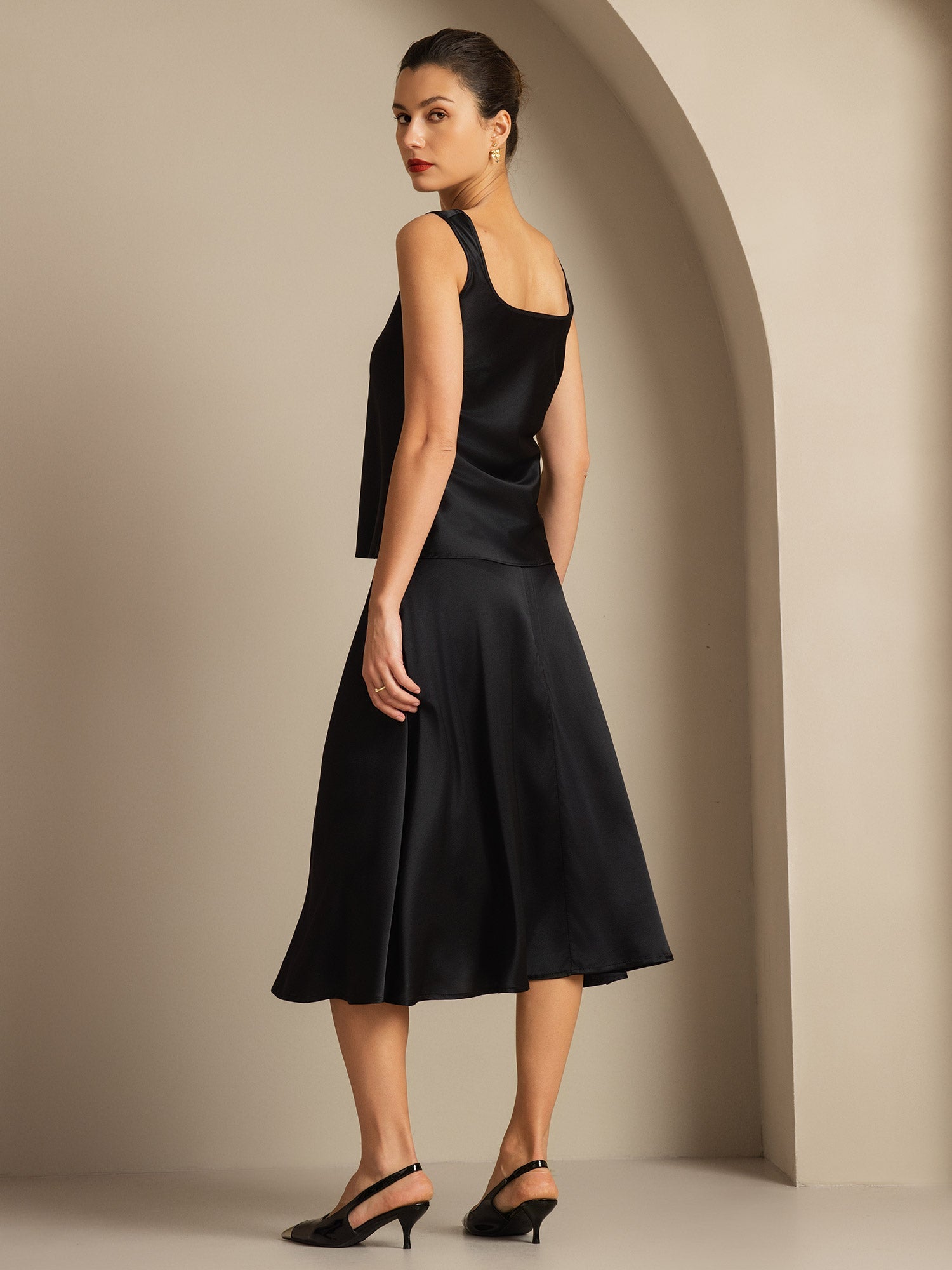 [Black] SilkSilky-AU 19Momme Silk Sleeveless U Neck Camisole 002