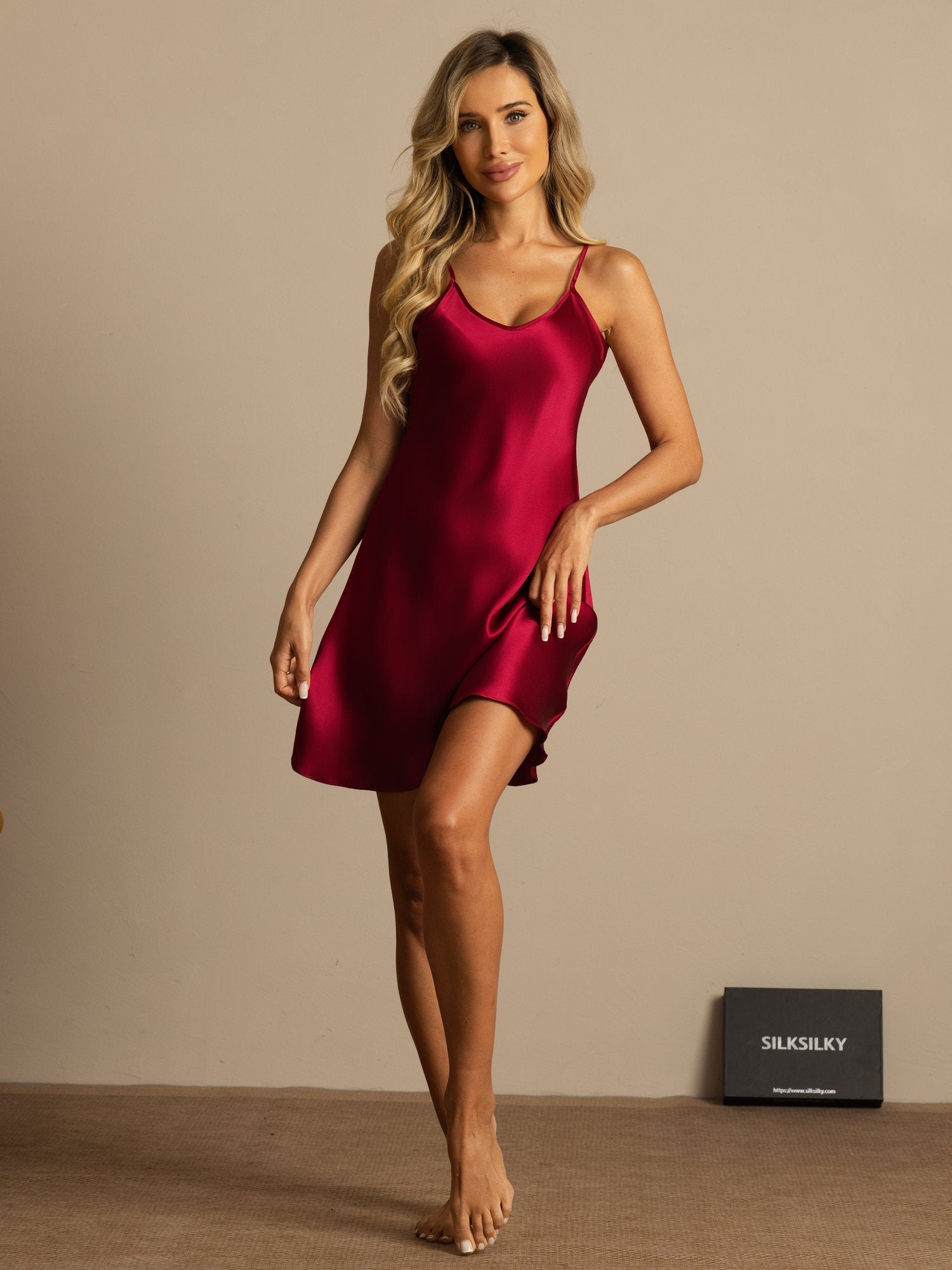 [Wine] SilkSilky-AU Spaghetti Strap V Neck Nightgown 006