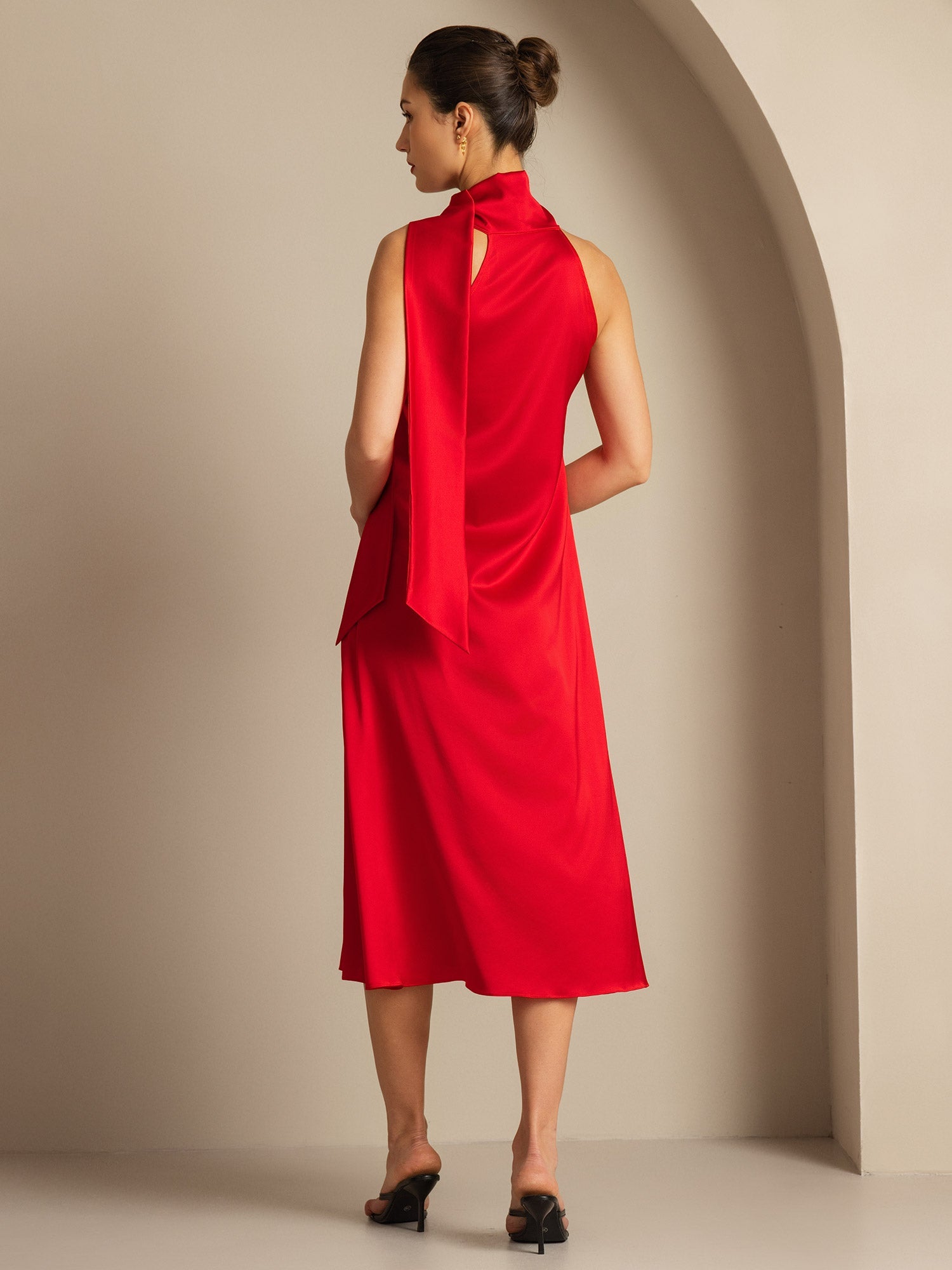 [Red] SilkSilky-AU 19Momme Silk Tie Neck Dress 002,