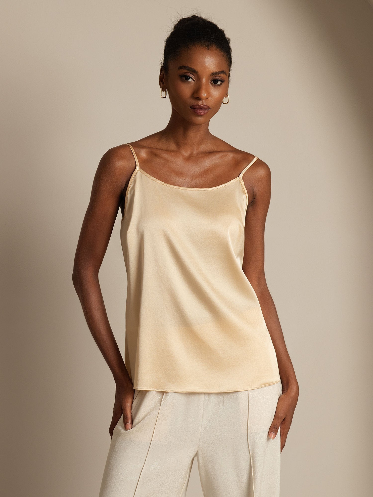 [Champagne] SilkSilky-AU 19Momme Silk Spaghetti Strap Round Neck Camisole 001