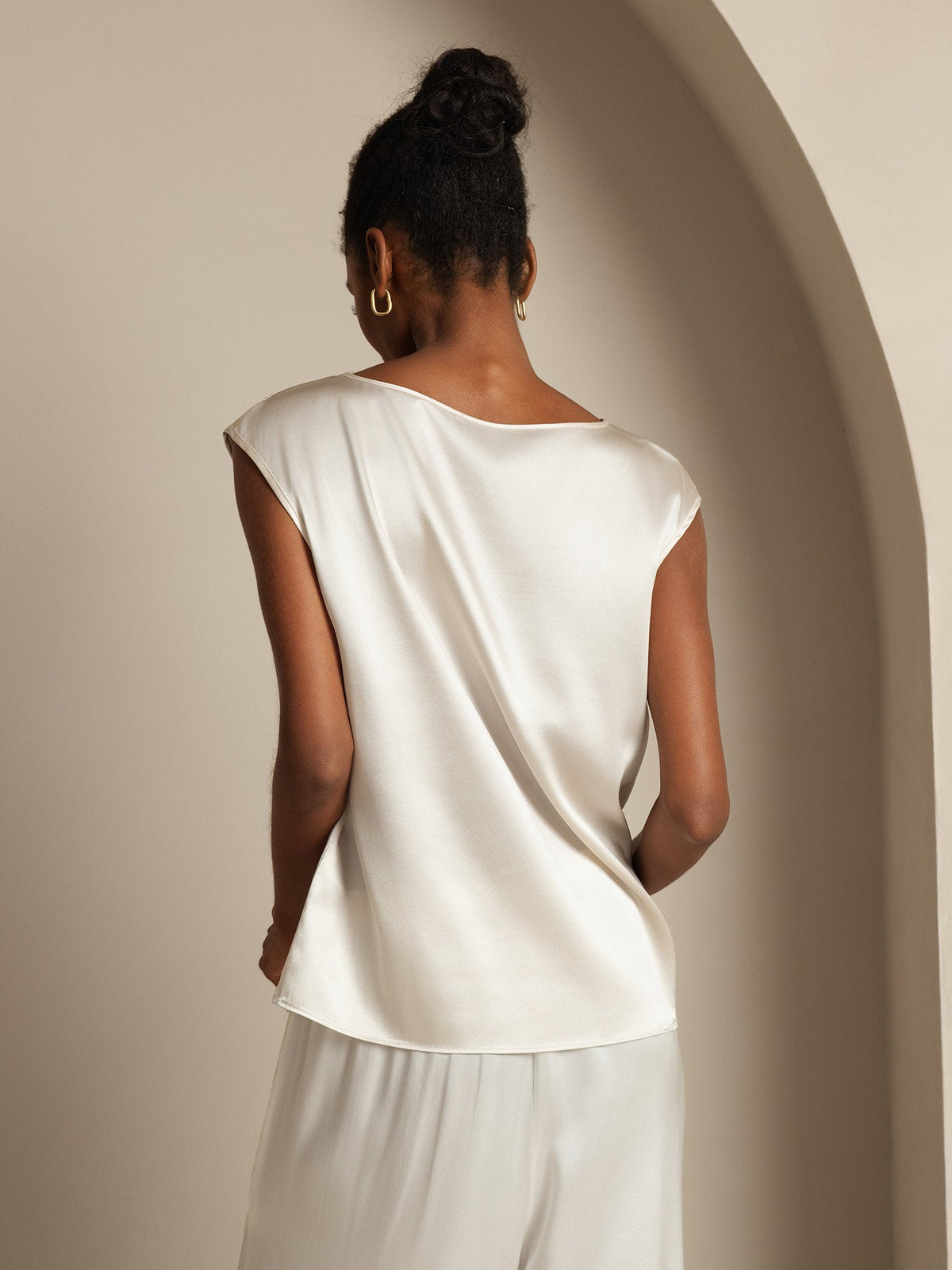 [White] SilkSilky-AU Cap Sleeve Round Neck Women's T-Shirt 002