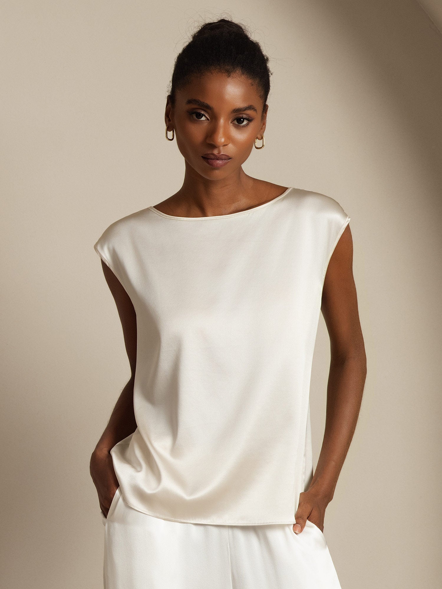[White] SilkSilky-AU Cap Sleeve Round Neck Women's T-Shirt 001