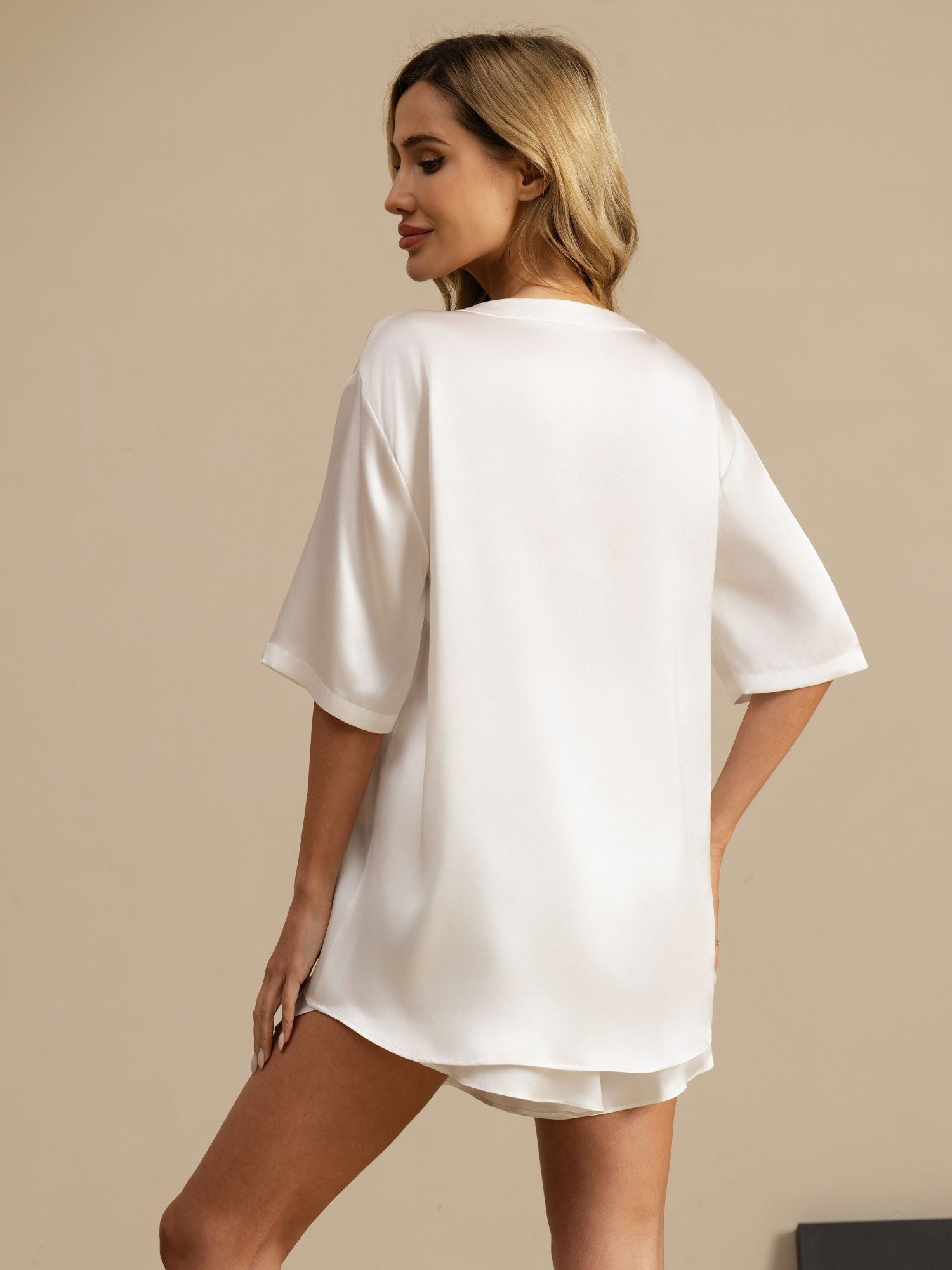 [White] SilkSilky-AU Pure Silk Short Sleeve Round Neck Women's Pyjamas 002