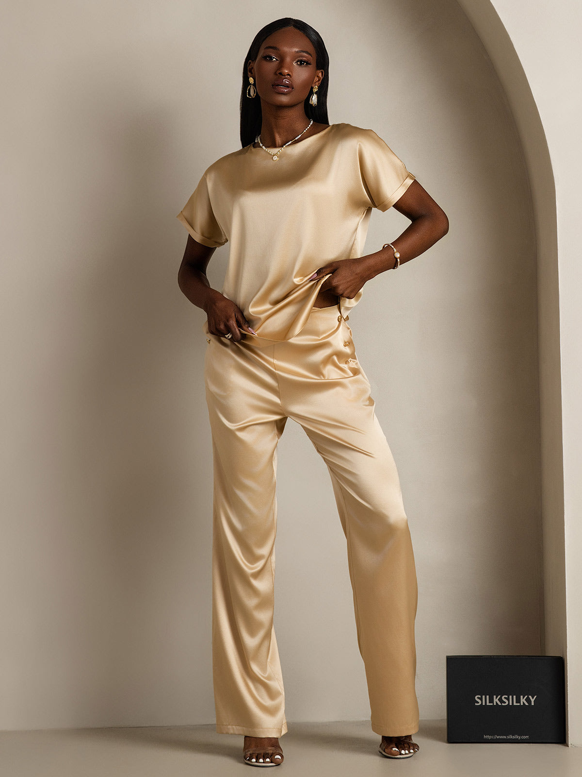 [Champagne] SilkSilky-AU 19Momme Silk Short Sleeve Round Neck Women's T-Shirt 006