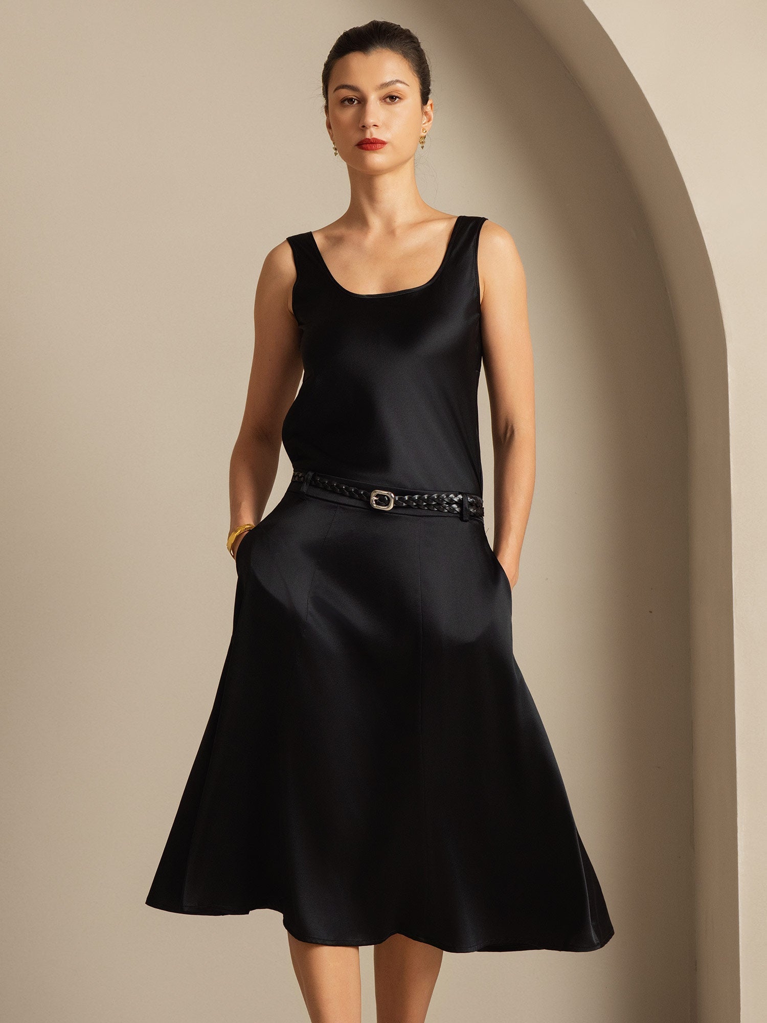 [Black] SilkSilky-AU 19Momme Silk Sleeveless U Neck Camisole 001