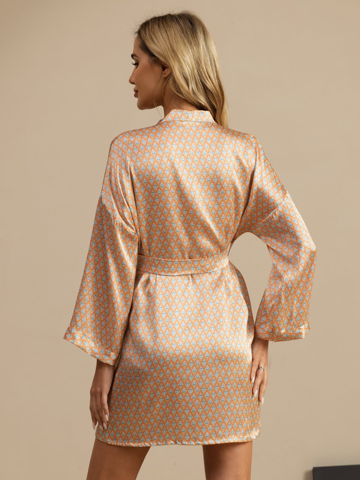 [Yellow Heart Geo] SilkSilky-AU Long Sleeve Women's Dressing Gown 002