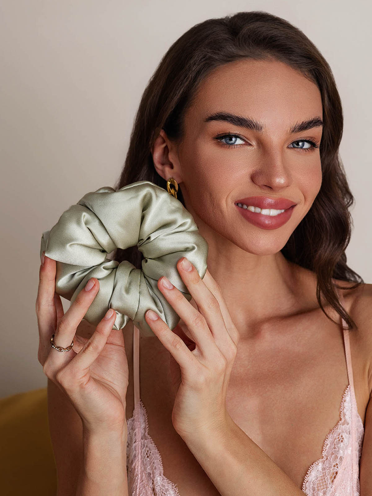 [Light Green] SilkSilky-AU Pure Silk Scrunchie 002