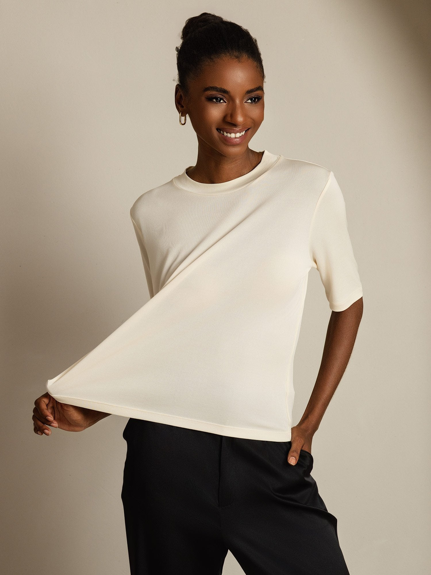 [Beige] SilkSilky-AU Pure Silk Round Neck Women's T-Shirt 001