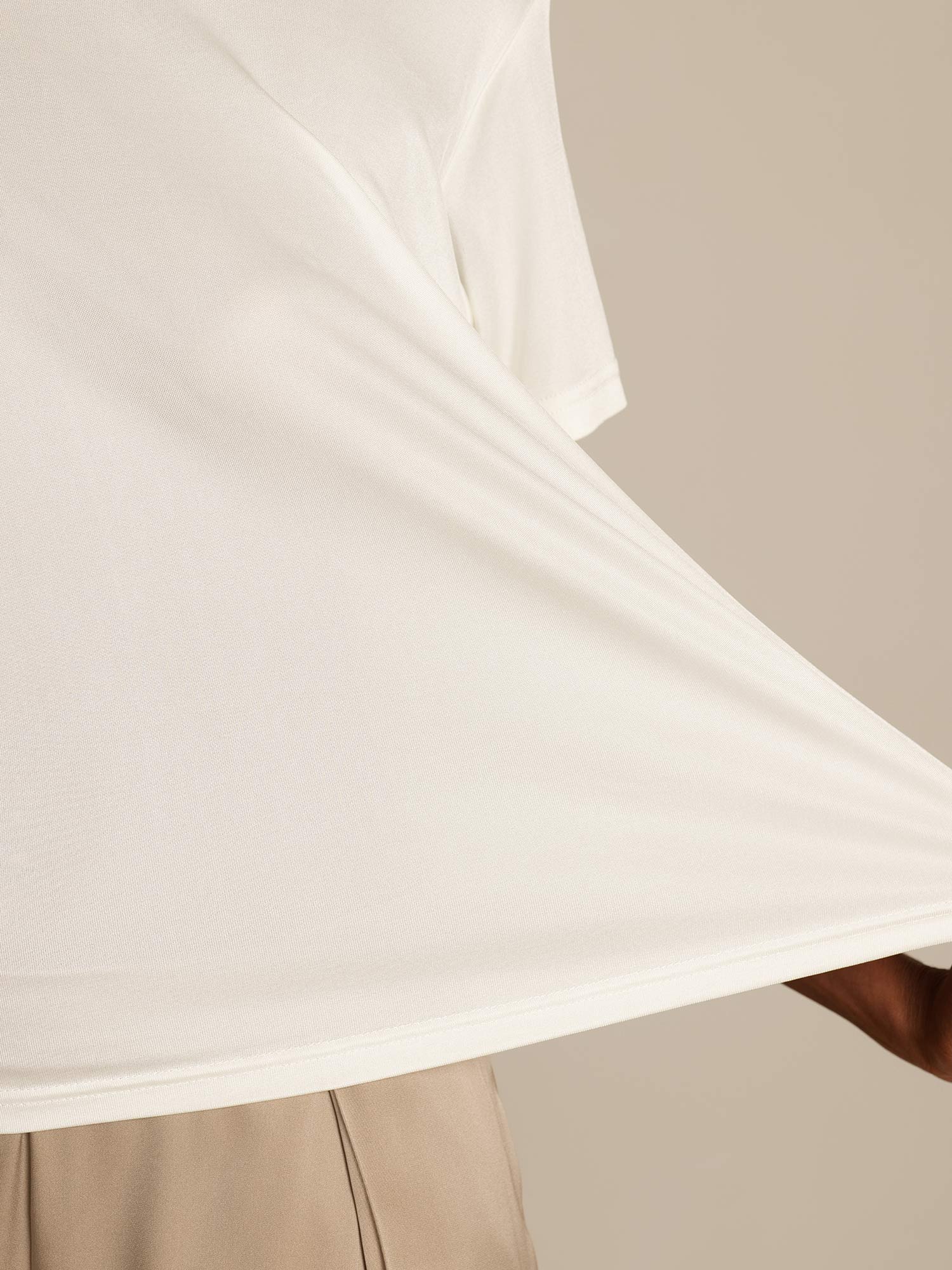 [White] SilkSilky-AU Short Sleeve Round Neck Women's T-Shirt 005