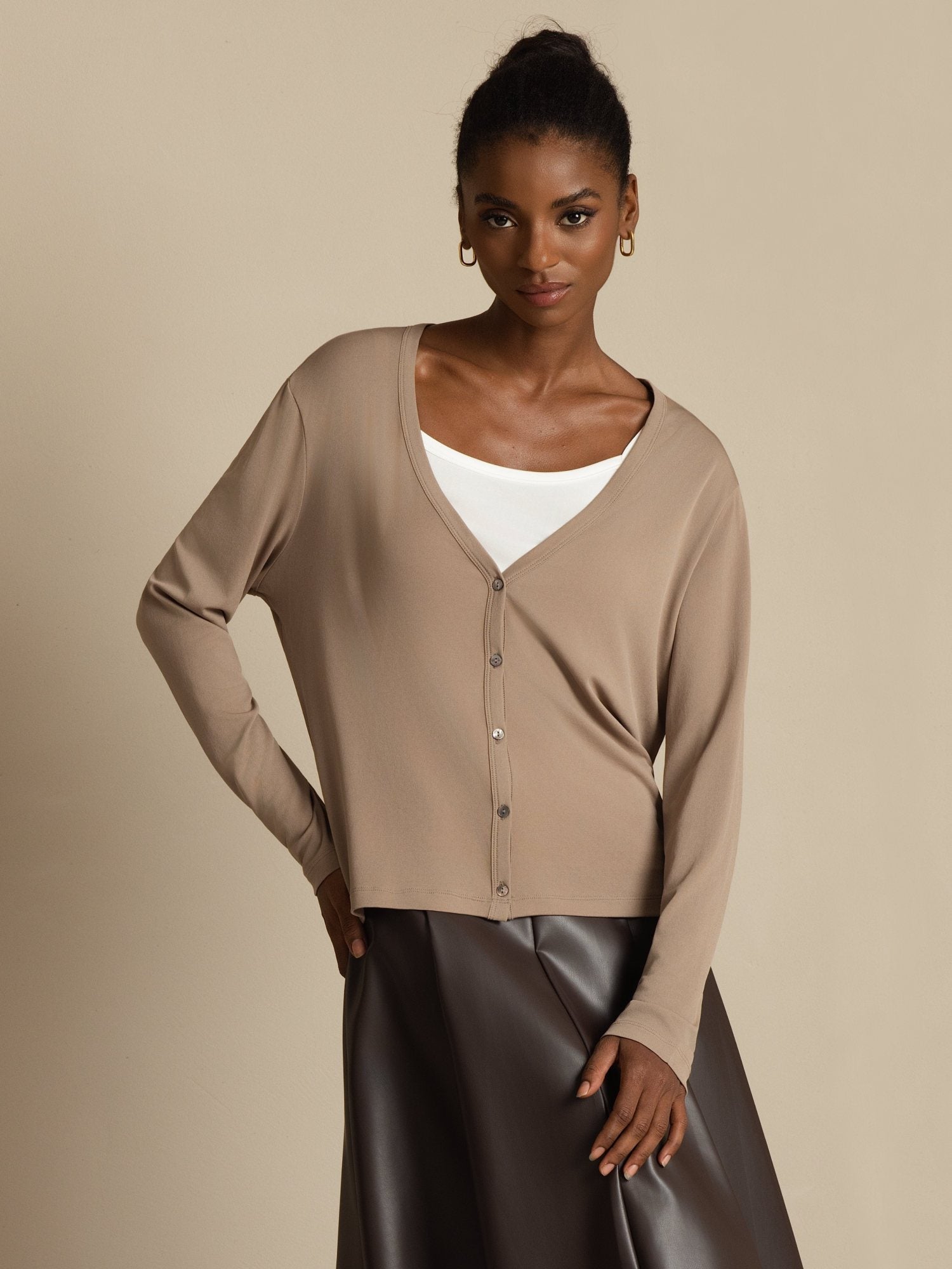 [Tan] SilkSilky-AU 19Momme 100% High-Twist Silk Jersey Long Sleeve V Neck Women's Cardigan 001