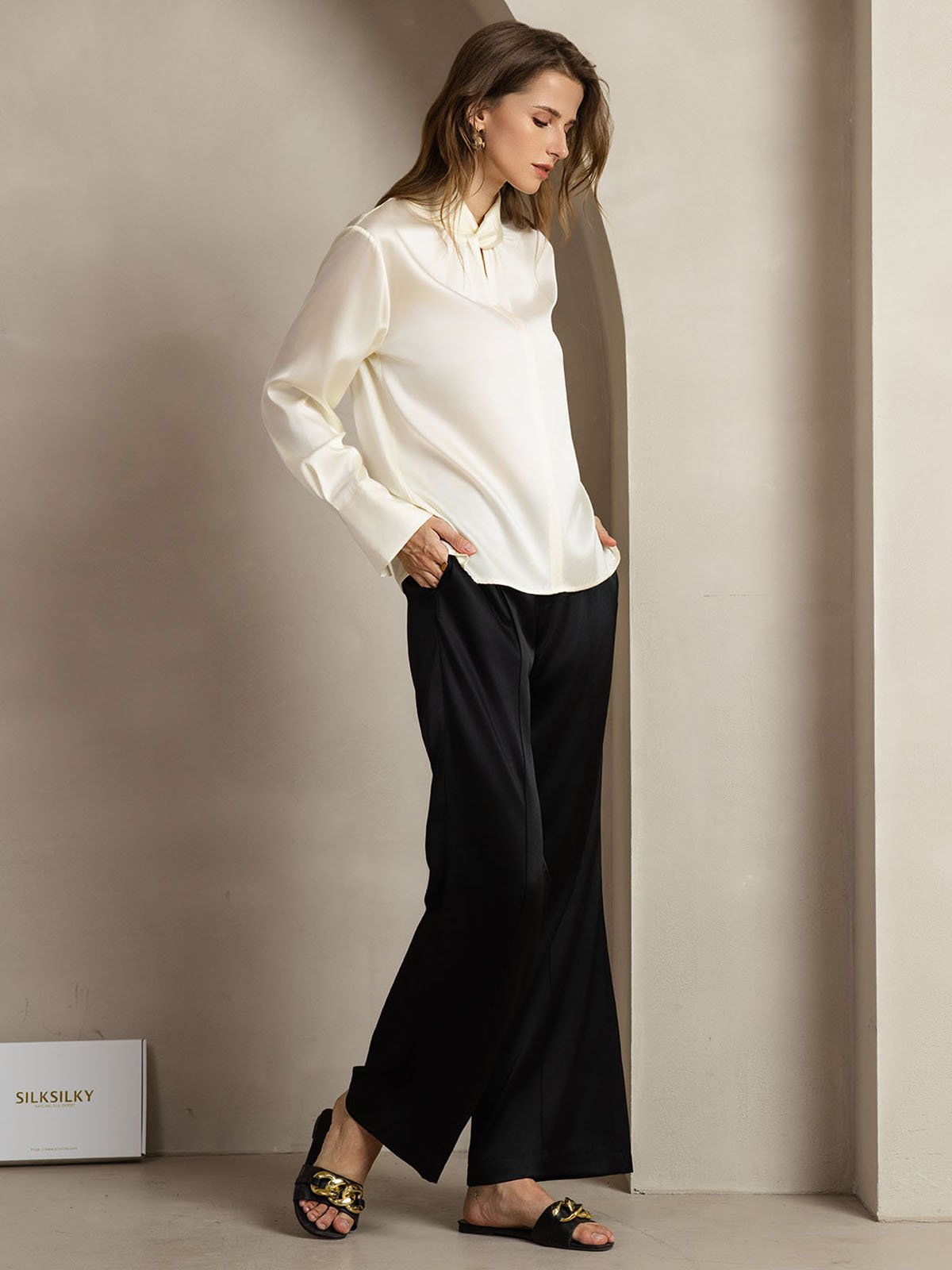 [Ivory] SilkSilky-AU 19Momme Silk Keyhole Neck Women's Shirt 011