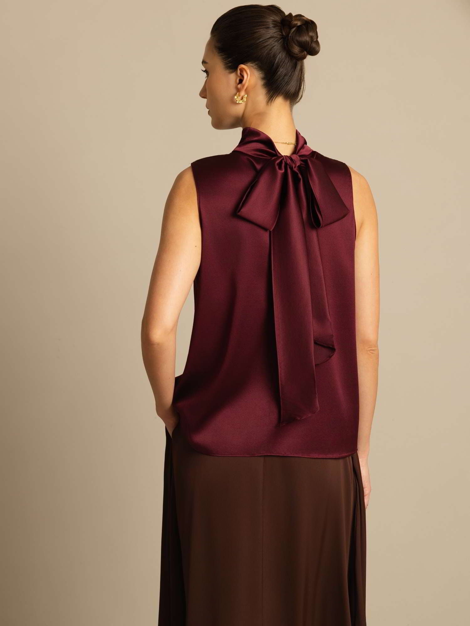 [Dark Red] SilkSilky-AU 19Momme Silk Sleeveless Tie Neck Blouse 002