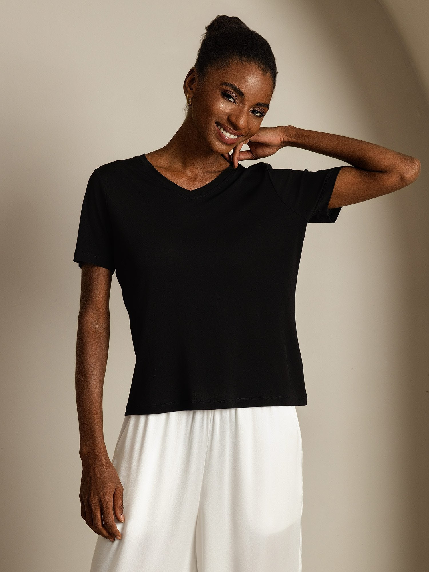 [Black] SilkSilky-AU Pure Silk V Neck Women's T-Shirt 007