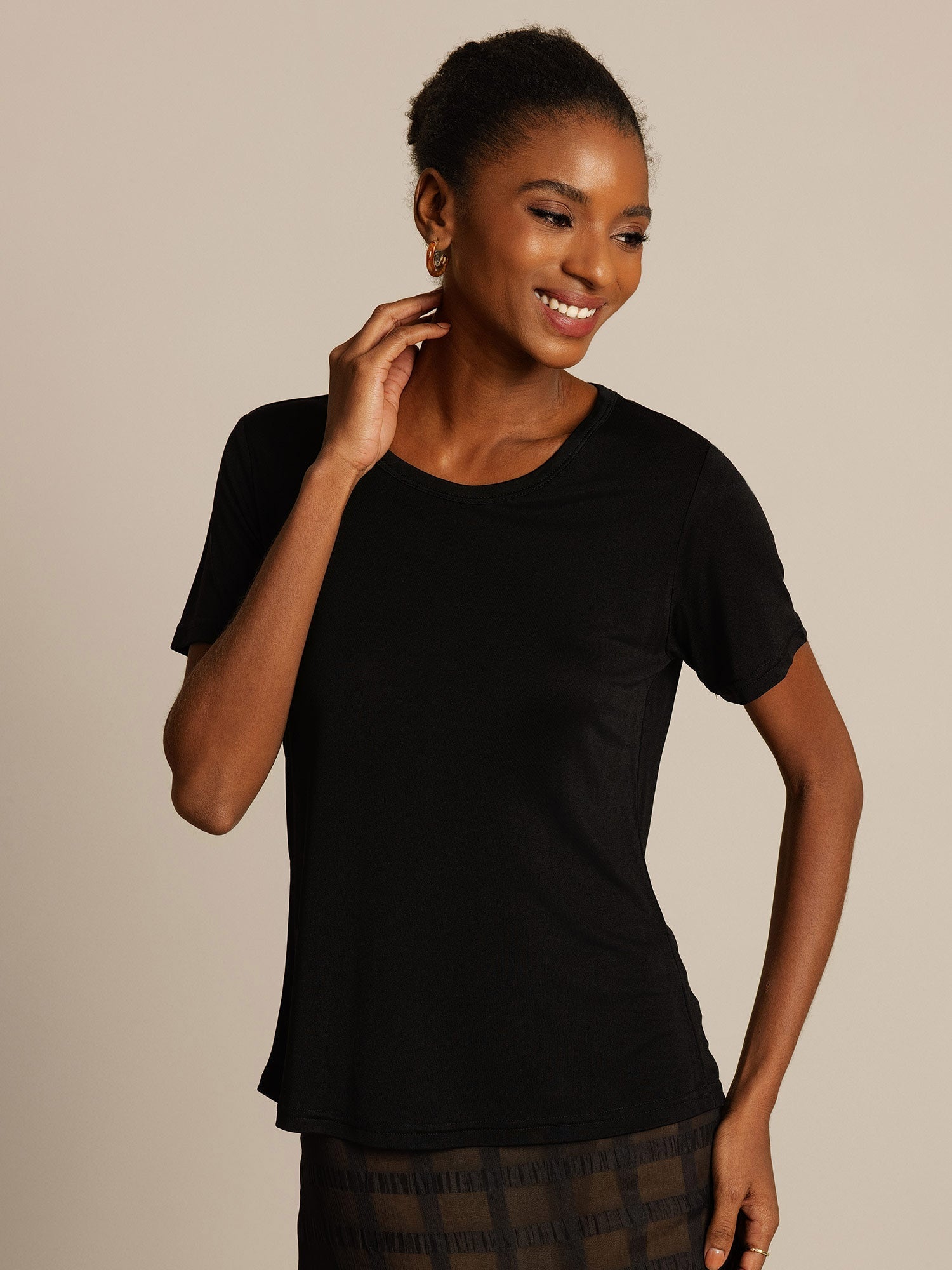 [Black] SilkSilky-AU Short Sleeve Round Neck Women's T-Shirt 005