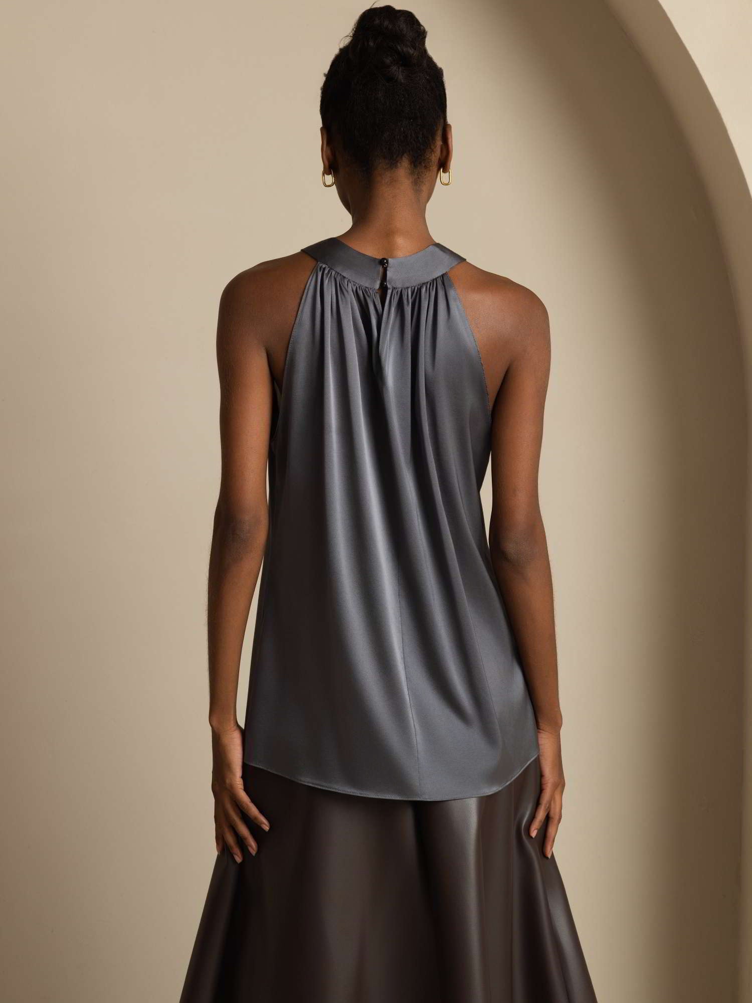 [Dark Gray] SilkSilky-AU 19Momme Silk Sleeveless Halter Neck Women's T-Shirt 002