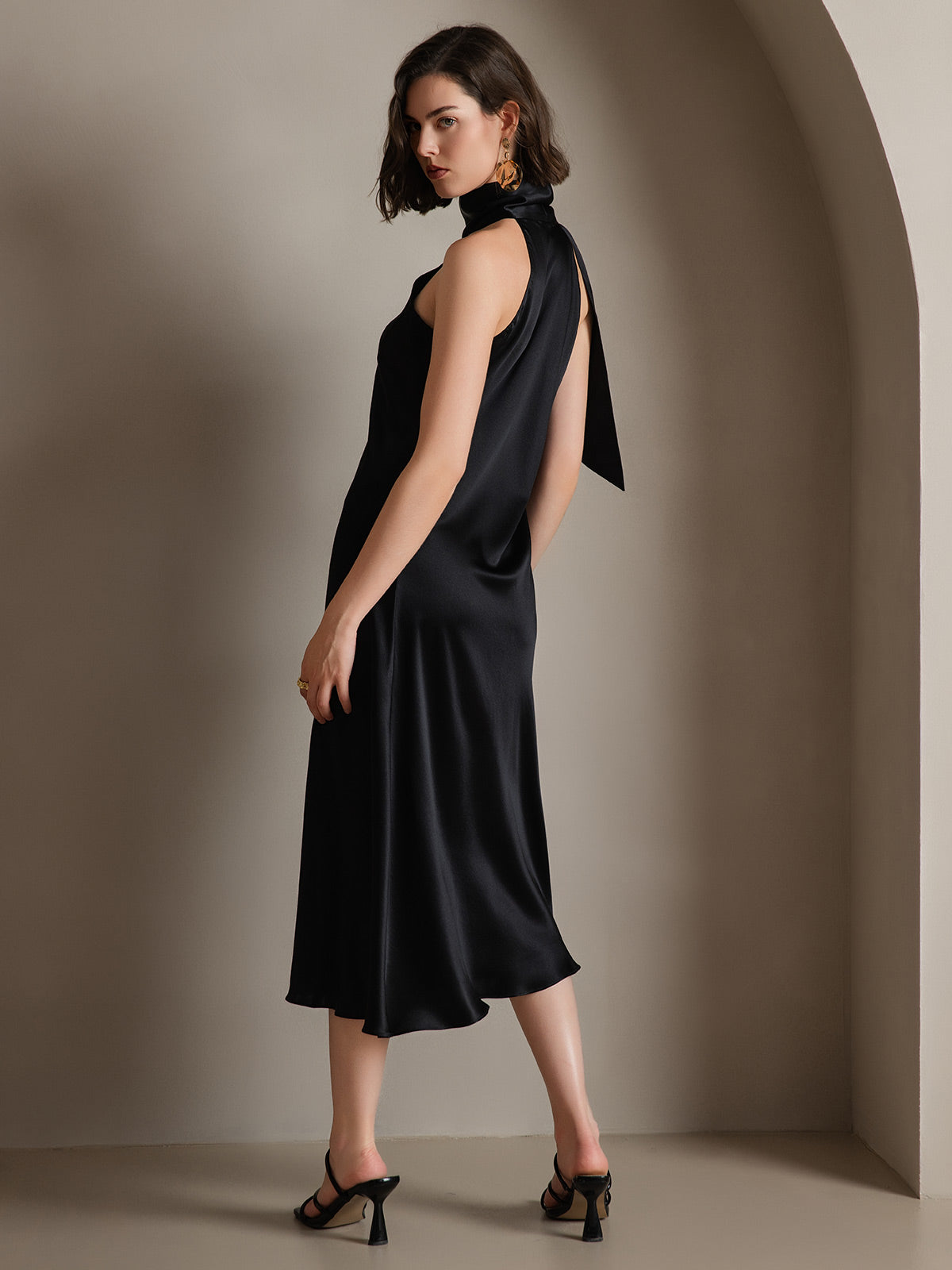 [Black] SilkSilky-AU 19Momme Silk Sleeveless Tie Neck Dress 002