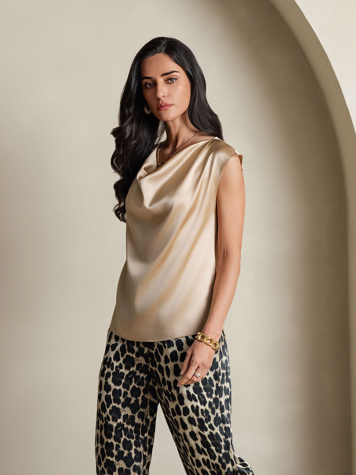 [Champagne] SilkSilky-AU 19Momme Silk Cowl Neck Women's T-Shirt 005