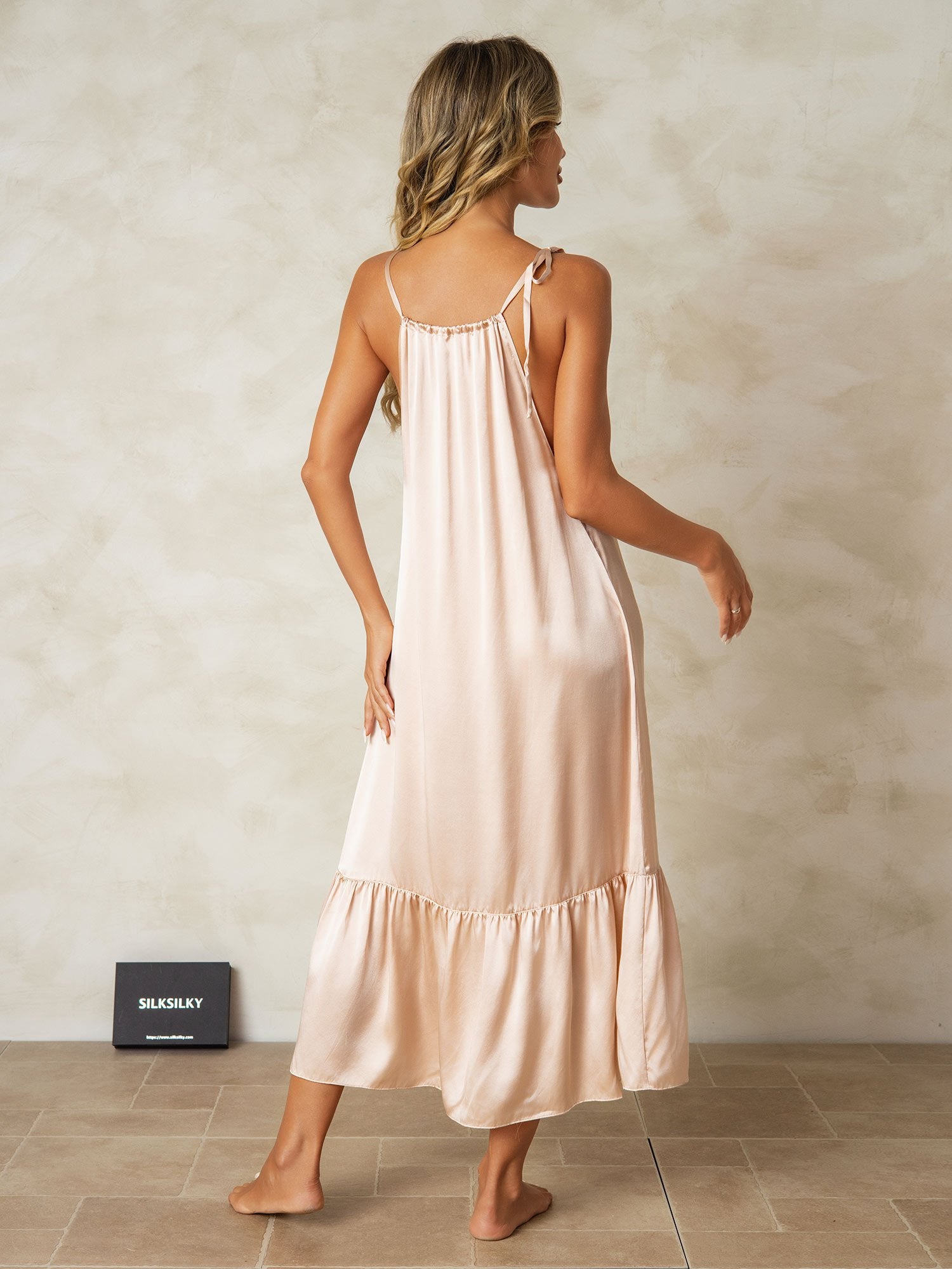 [Tan] SilkSilky-AU Pure Silk Keyhole Neck Nightgown 002