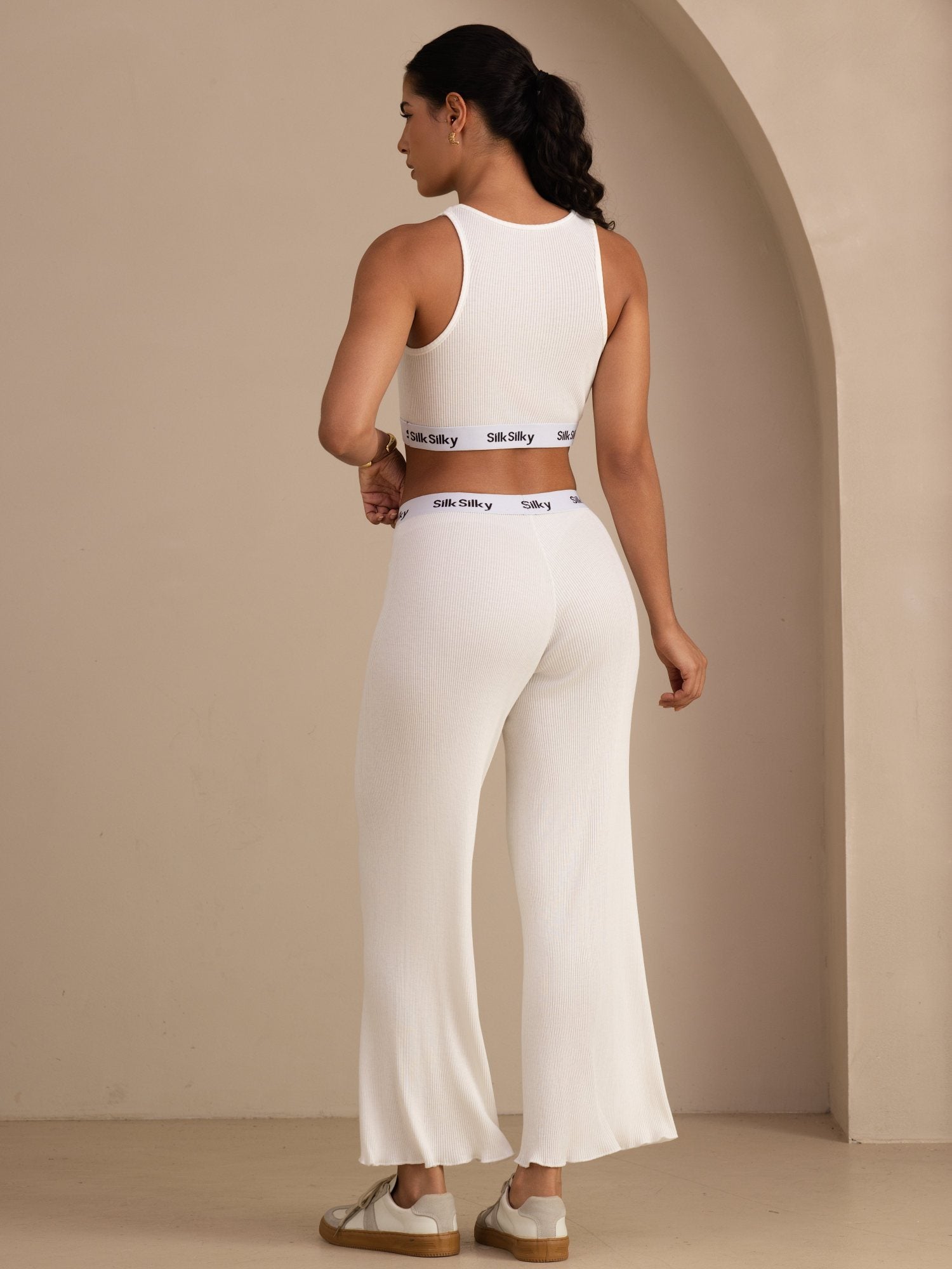 [White] SilkSilky-AU Sleeveless Crew Neck Women's Outfit Sets 002