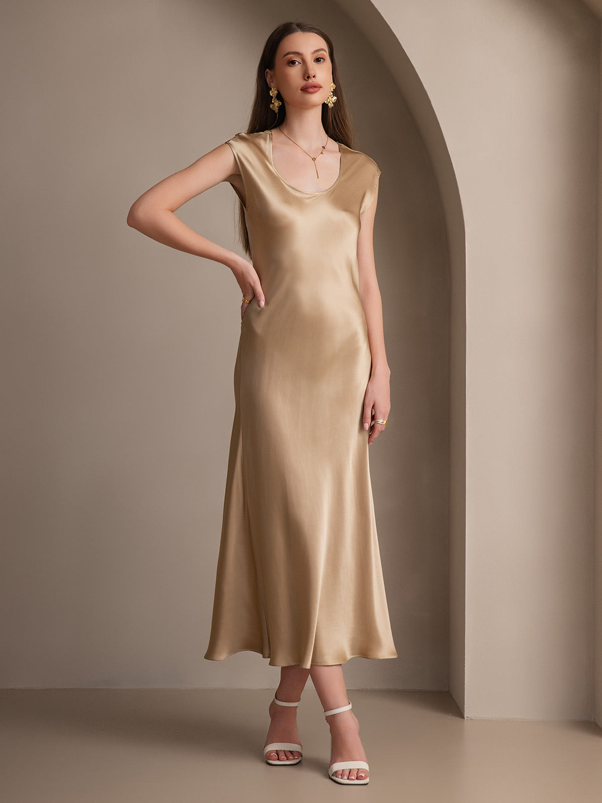 SilkSilky-AU 19Momme Silk Sleeveless Round Neck Dress Champagne 001