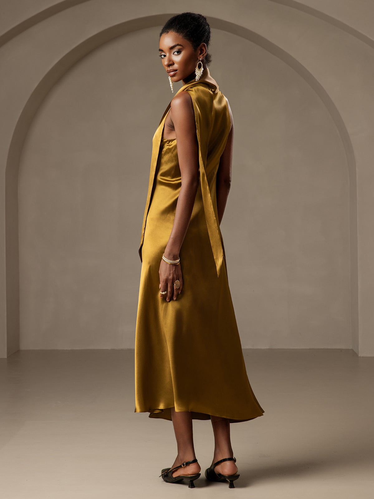 [Brown] SilkSilky-AU 19Momme Silk Sleeveless Tie Neck Dress 004