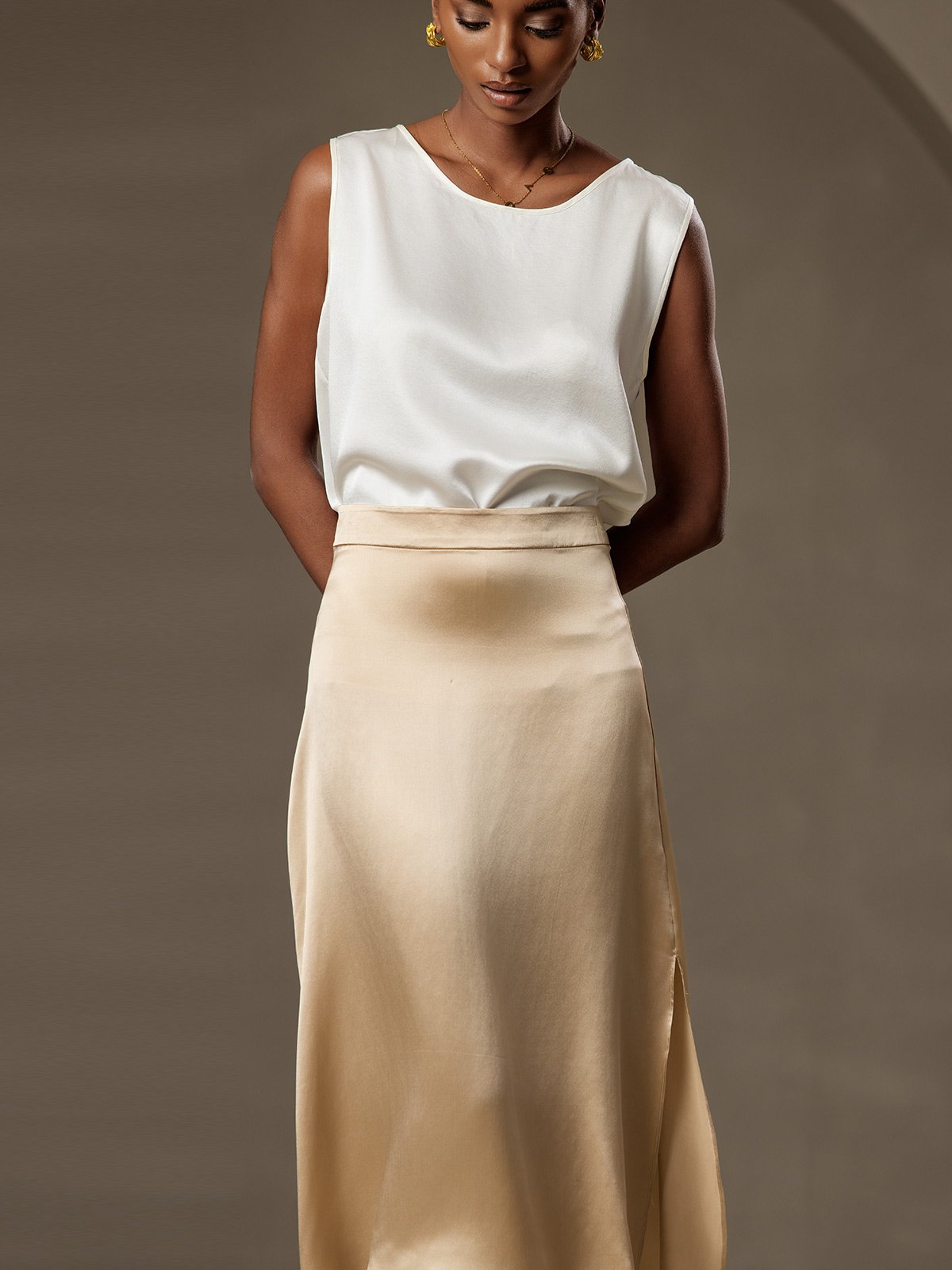 [White] SilkSilky-AU 19Momme Silk Round Neck Camisole 003