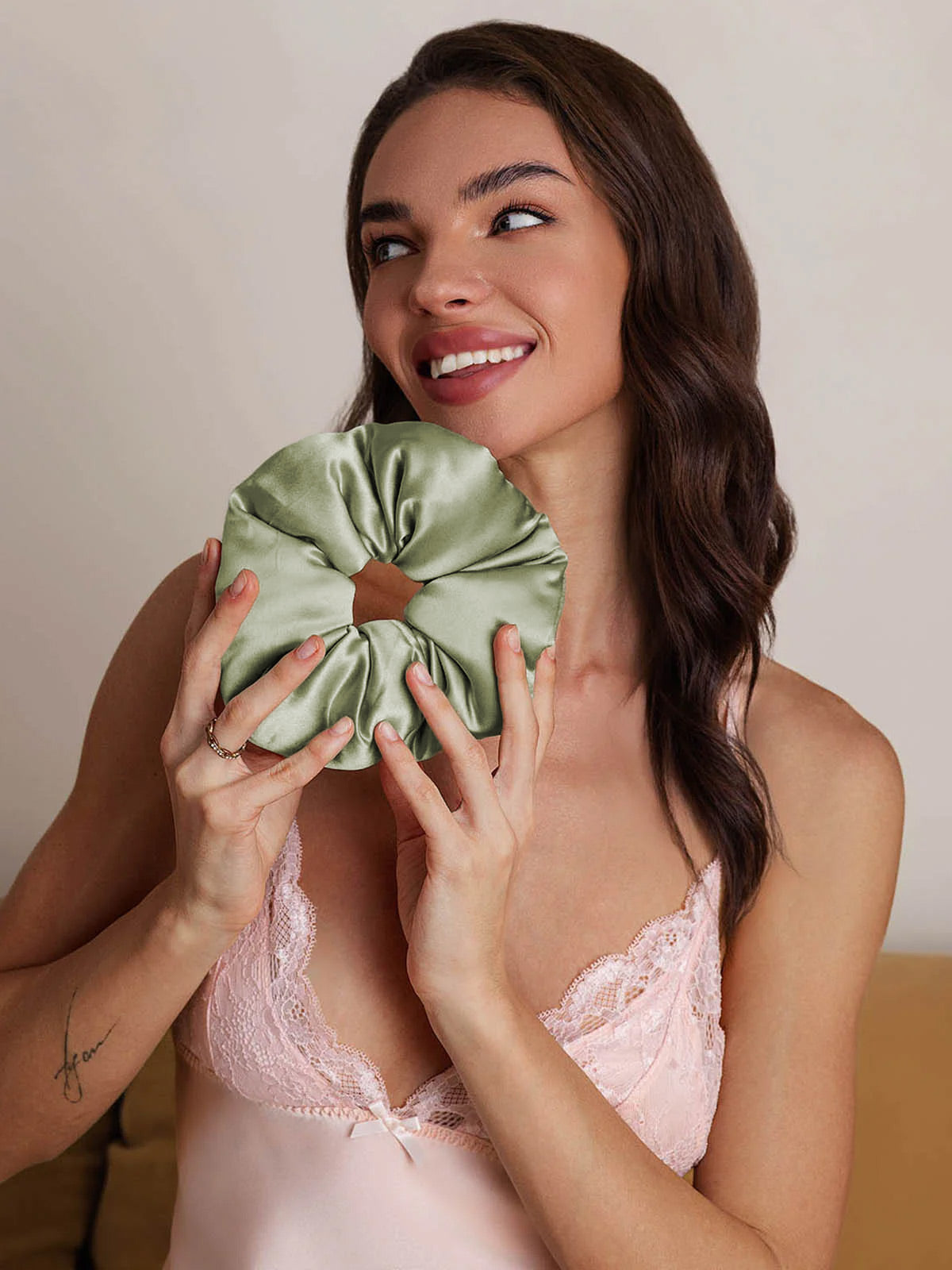 [Light Green] SilkSilky-AU Pure Silk Scrunchie 003