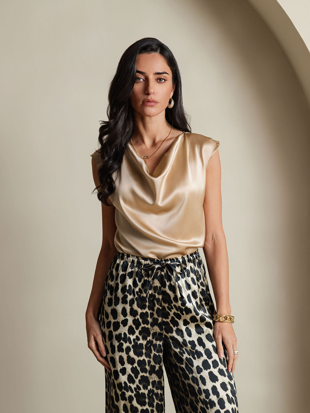 [Champagne] SilkSilky-AU 19Momme Silk Cowl Neck Women's T-Shirt 004