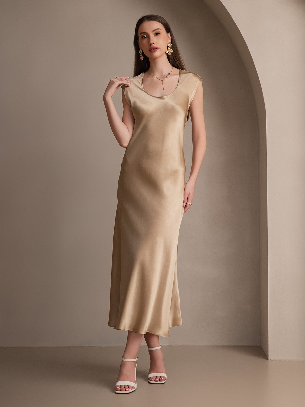 [Champagne] SilkSilky-AU 19Momme Silk Sleeveless Round Neck Dress 003