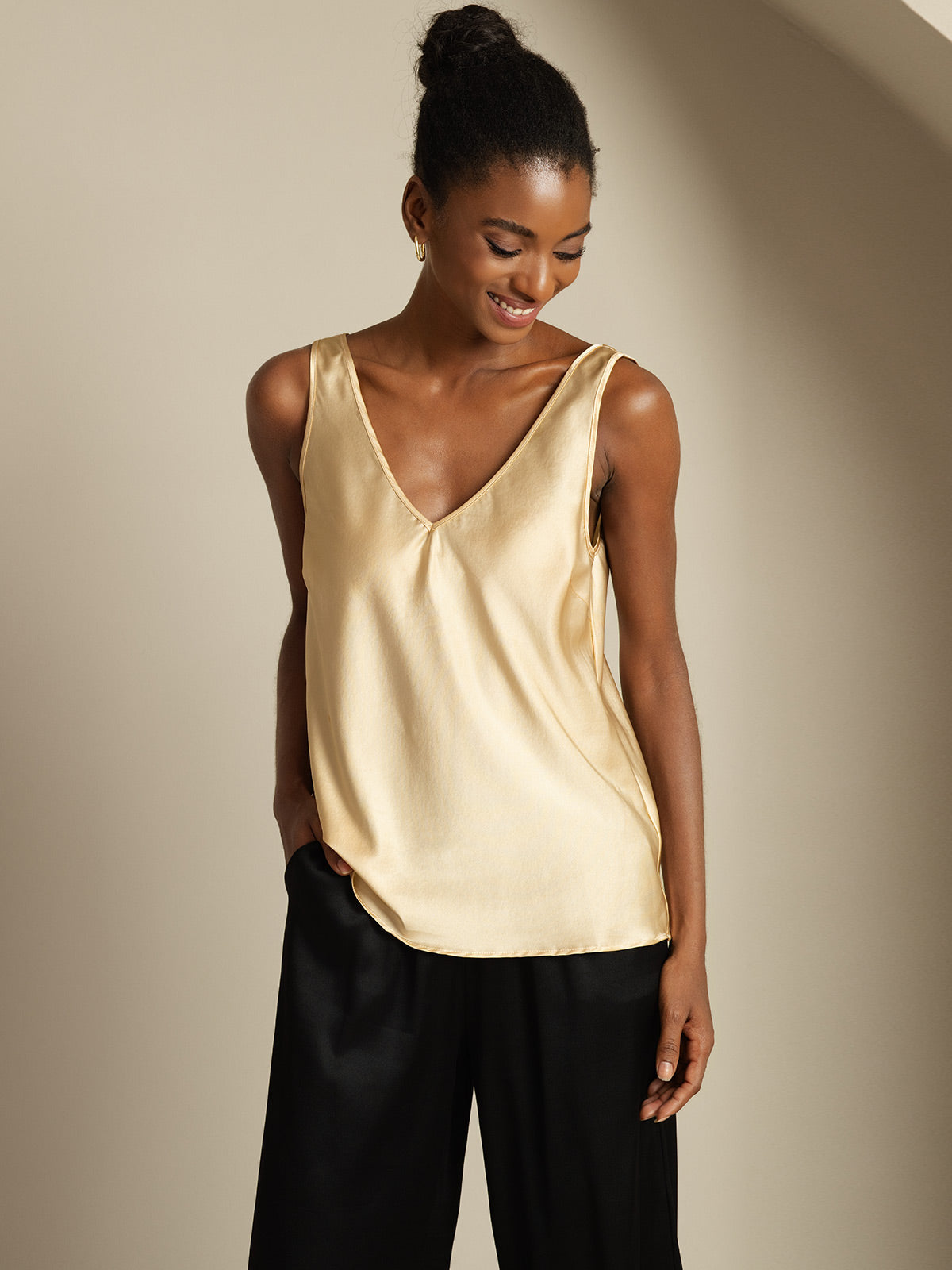 [Champagne] SilkSilky-AU 19Momme Silk V Neck Camisole 006