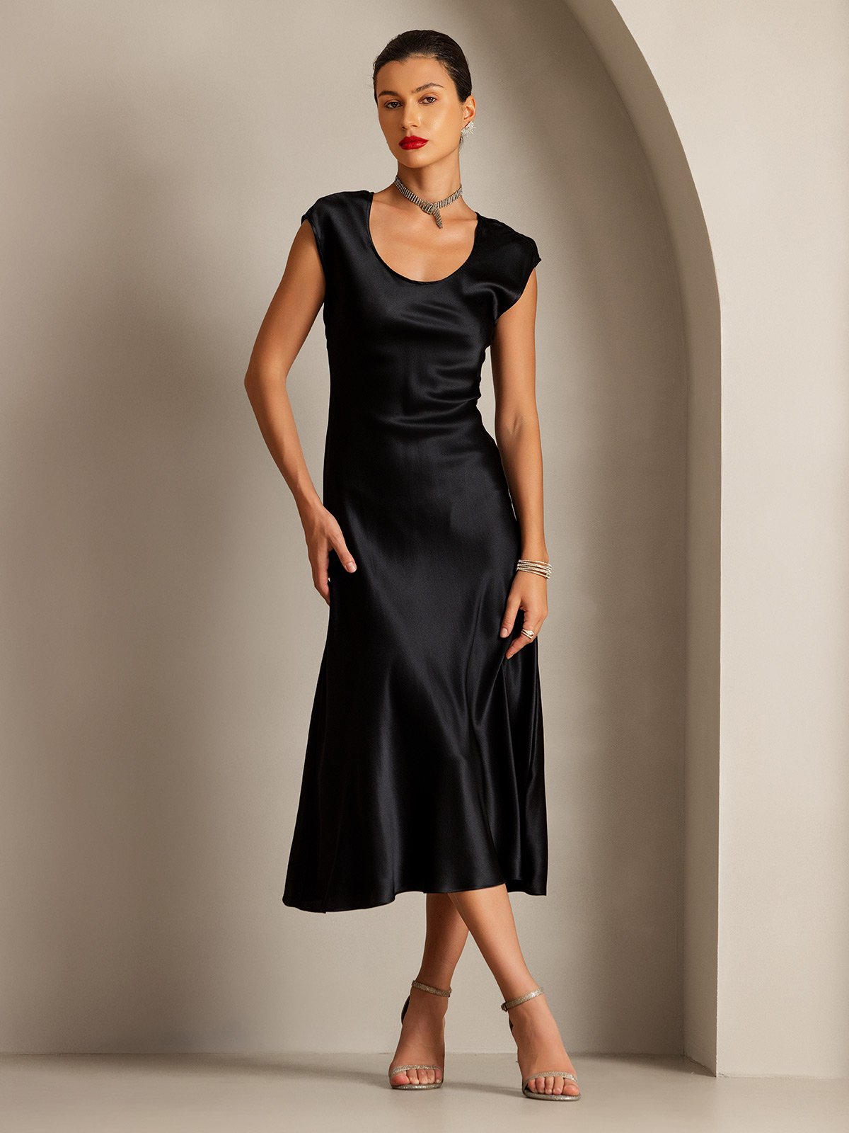 [Black] SilkSilky-AU 19Momme Silk Sleeveless Round Neck Dress 005