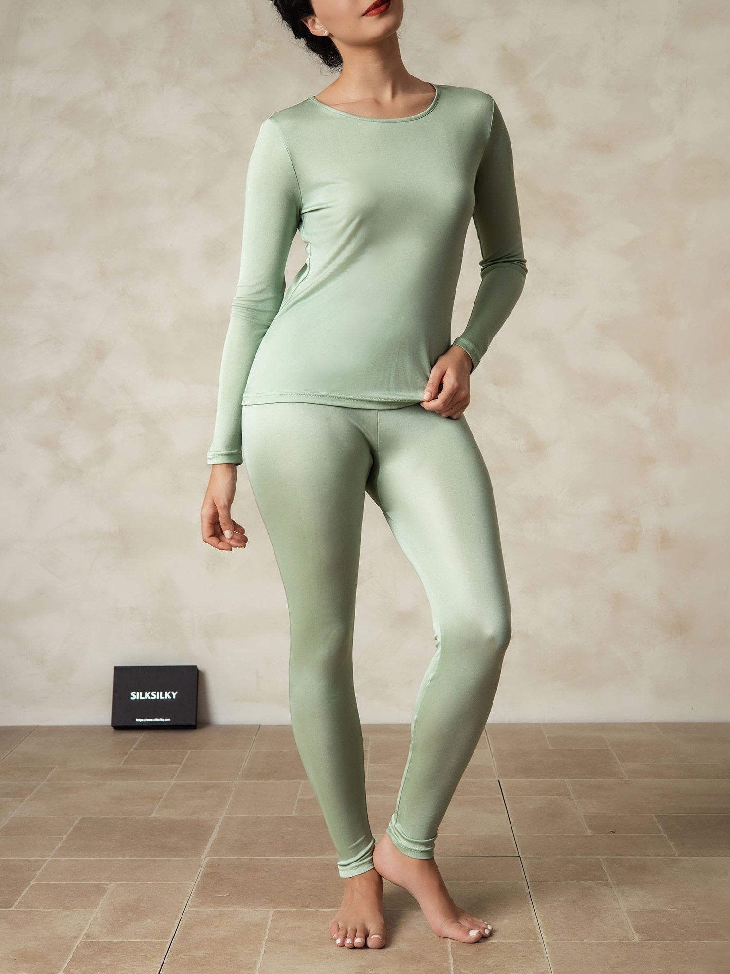 [Green] SilkSilky-AU Silk Knitted Round Neck Long Johns 001