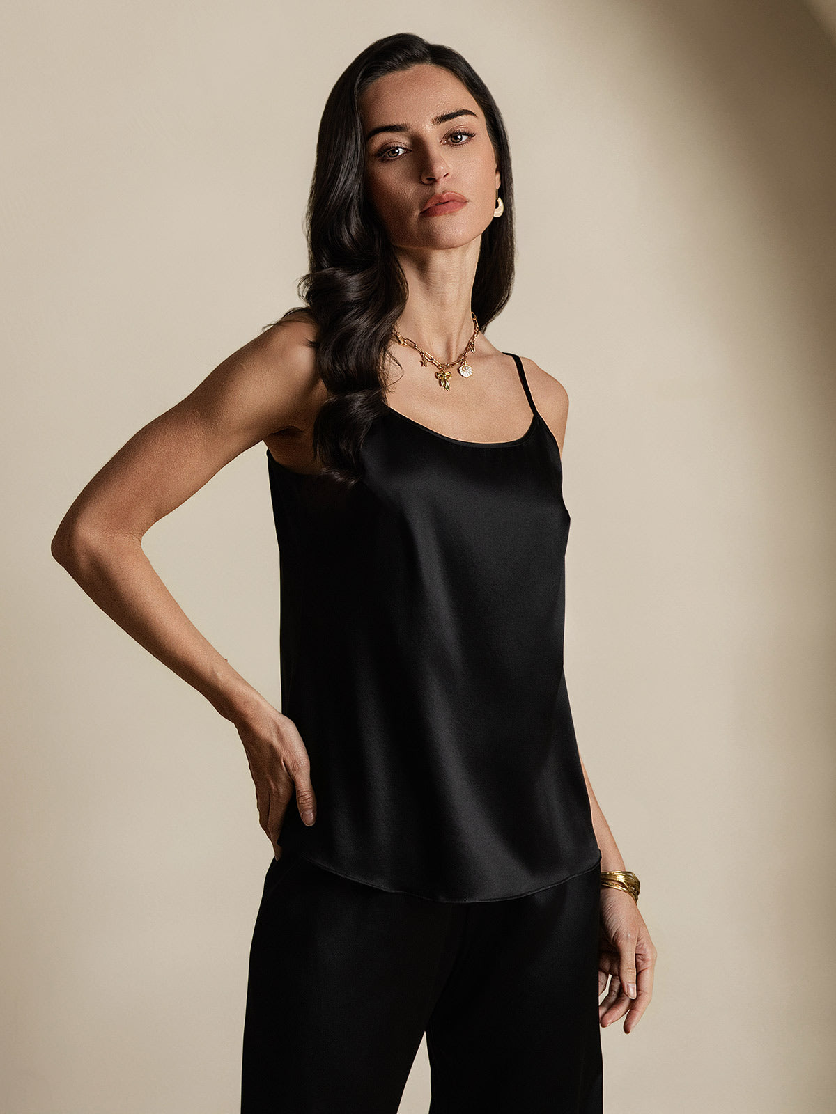 [Black] SilkSilky-AU 19Momme Silk Spaghetti Strap Round Neck Camisole 005