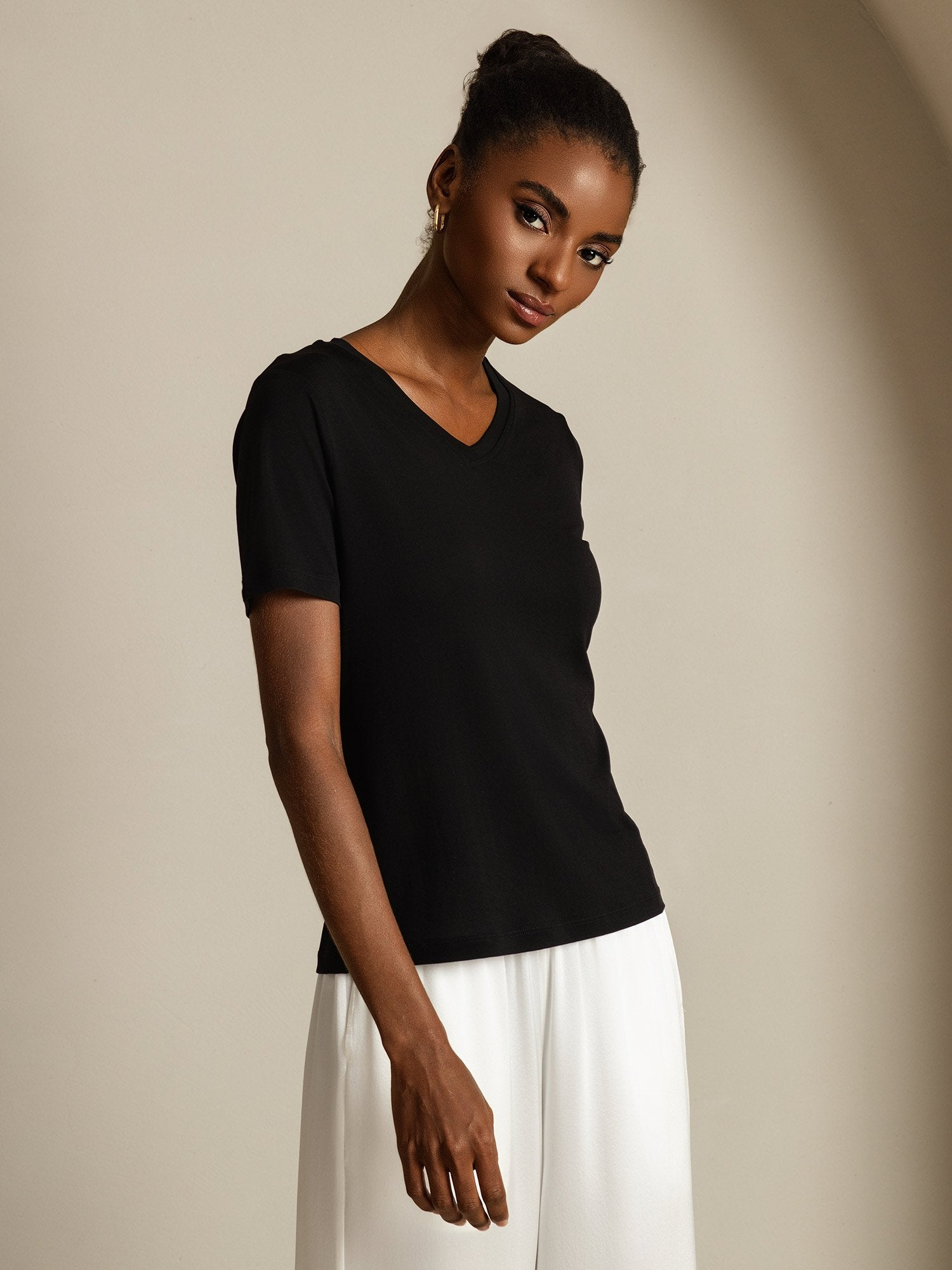 [Black] SilkSilky-AU Pure Silk V Neck Women's T-Shirt 003
