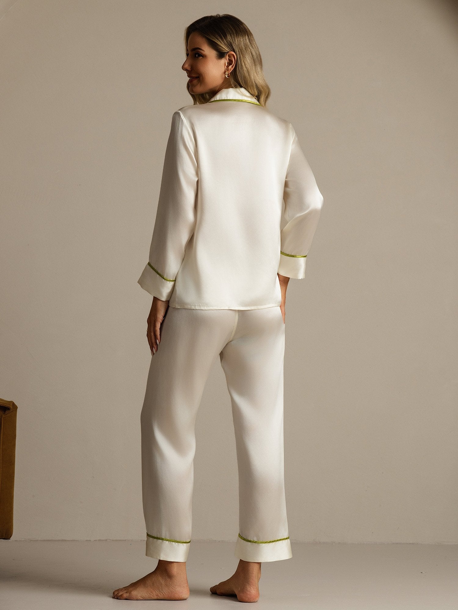 [White] SilkSilky-AU Pure Silk Lapel Collar Women's Pyjamas 002