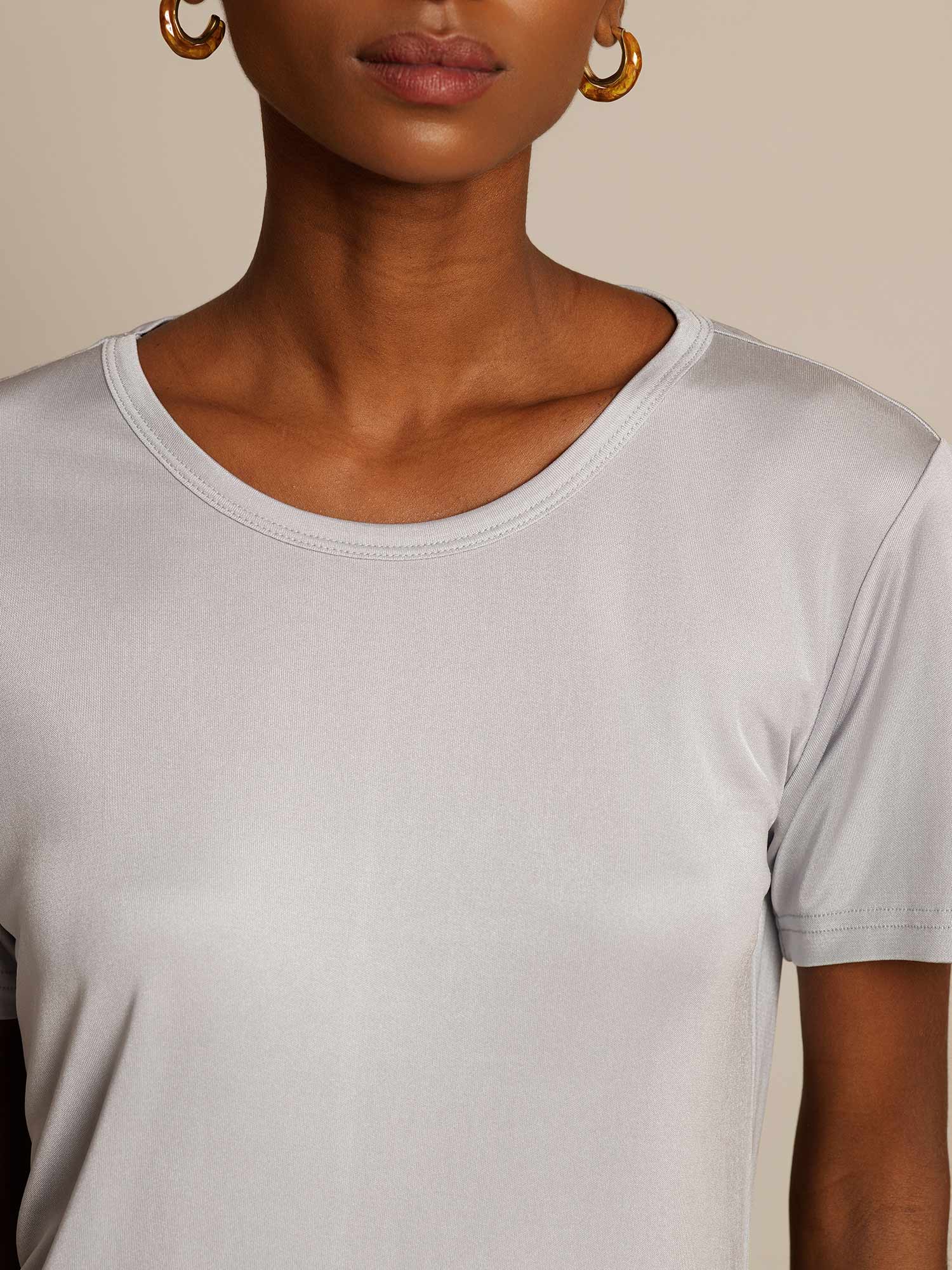 [Silver] SilkSilky-AU Short Sleeve Round Neck Women's T-Shirt 004