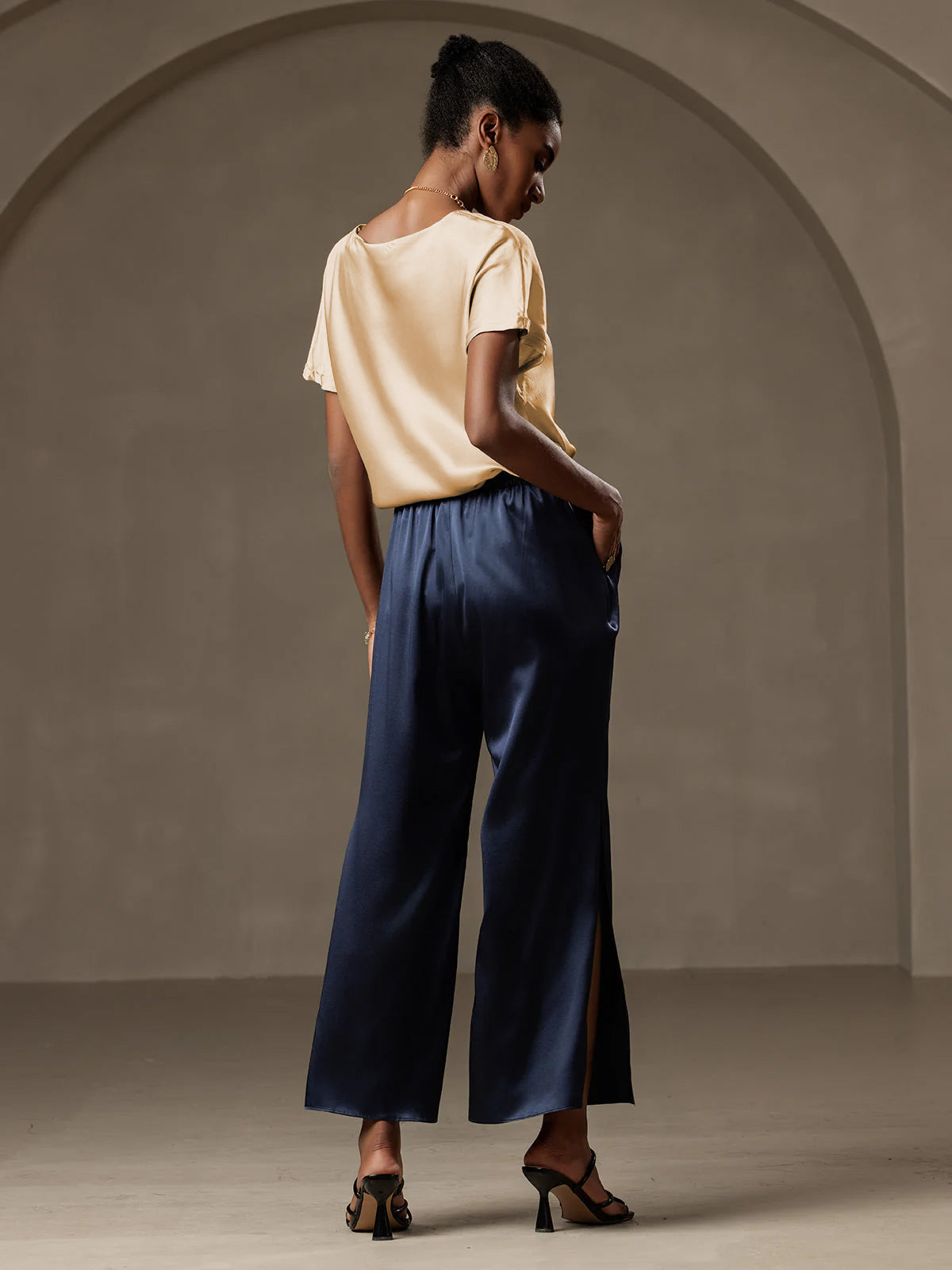 [Champagne] SilkSilky-AU 19Momme Silk Short Sleeve Round Neck Women's T-Shirt 013