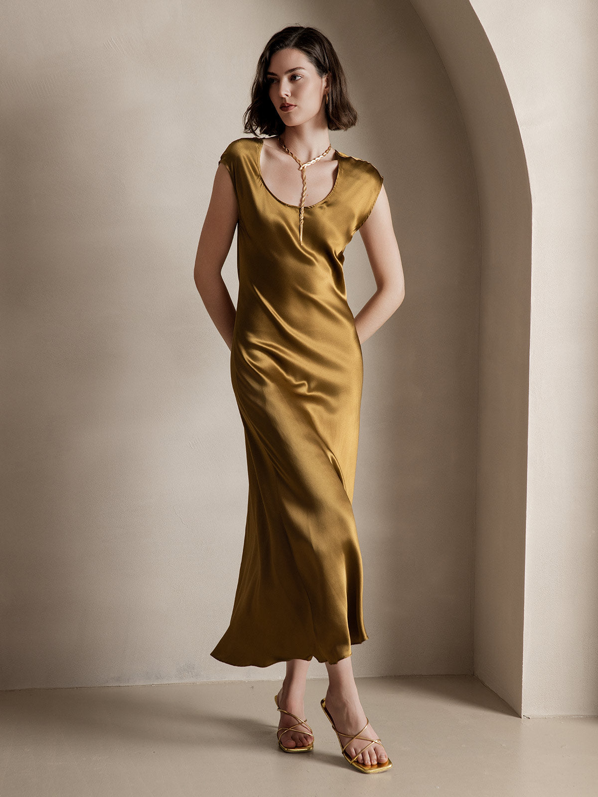 SilkSilky-AU 19Momme Silk Sleeveless Round Neck Dress Brown 001