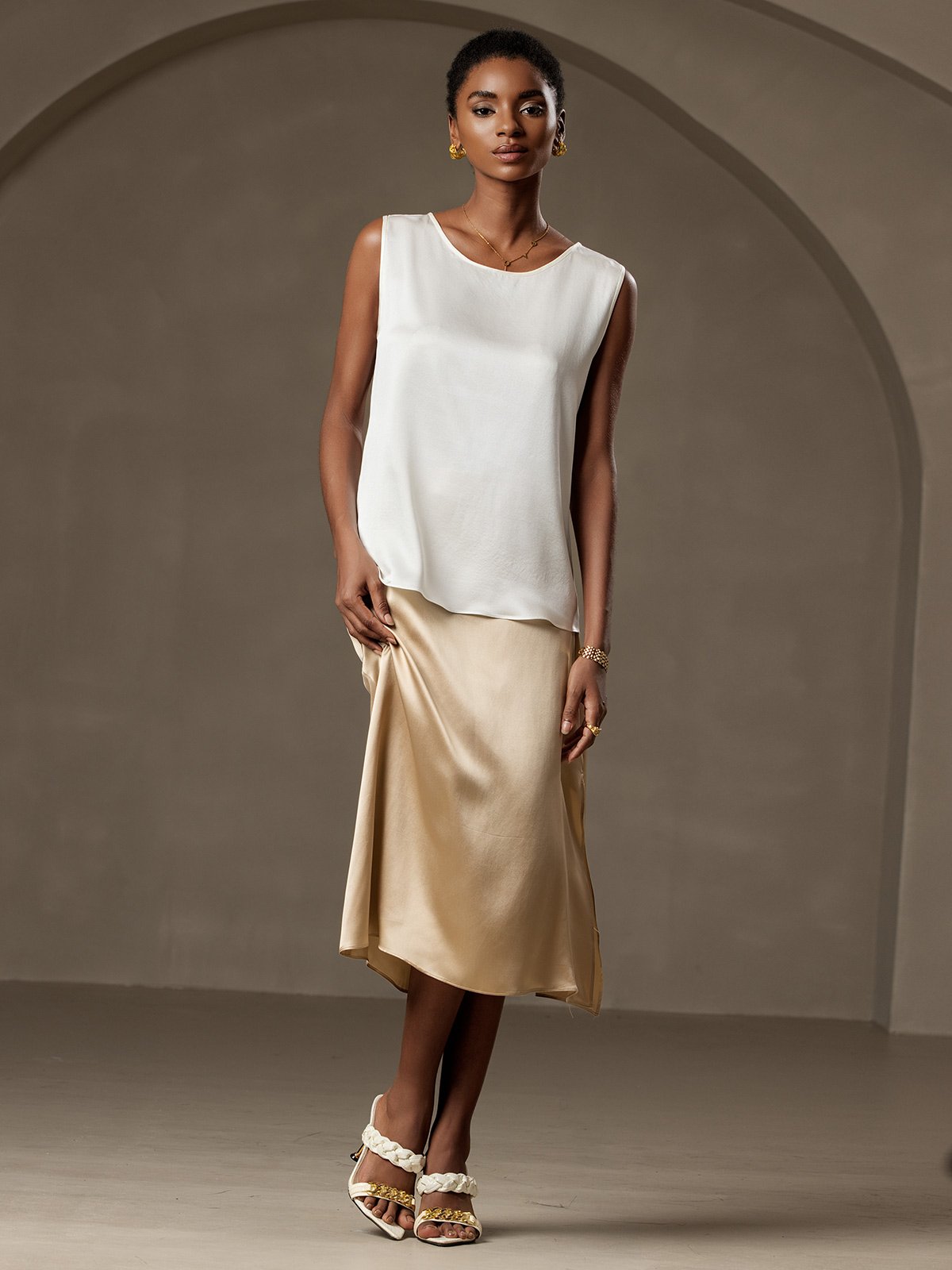 [White] SilkSilky-AU 19Momme Silk Round Neck Camisole 005