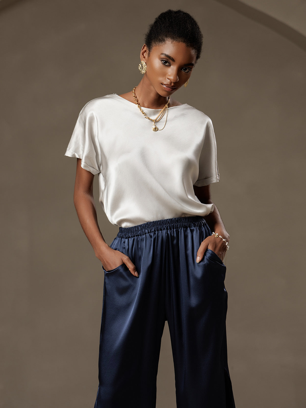 [Light Gray] SilkSilky-AU 19Momme Silk Short Sleeve Round Neck Women's T-Shirt 003