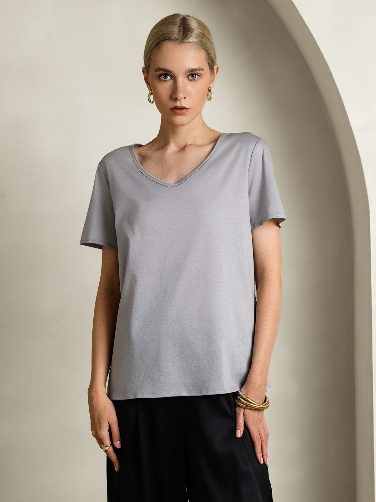 SilkSilky-AU Silk Short Sleeve V Neck Women's T-Shirt Gray 001