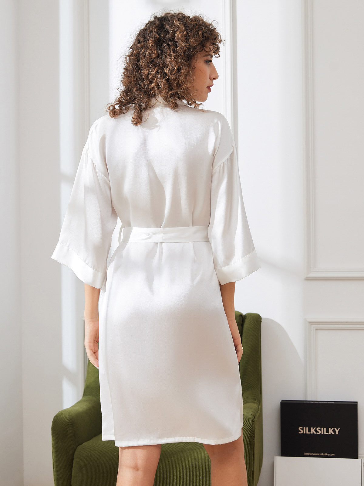 [White] SilkSilky-AU Pure Silk Womens Robe 002
