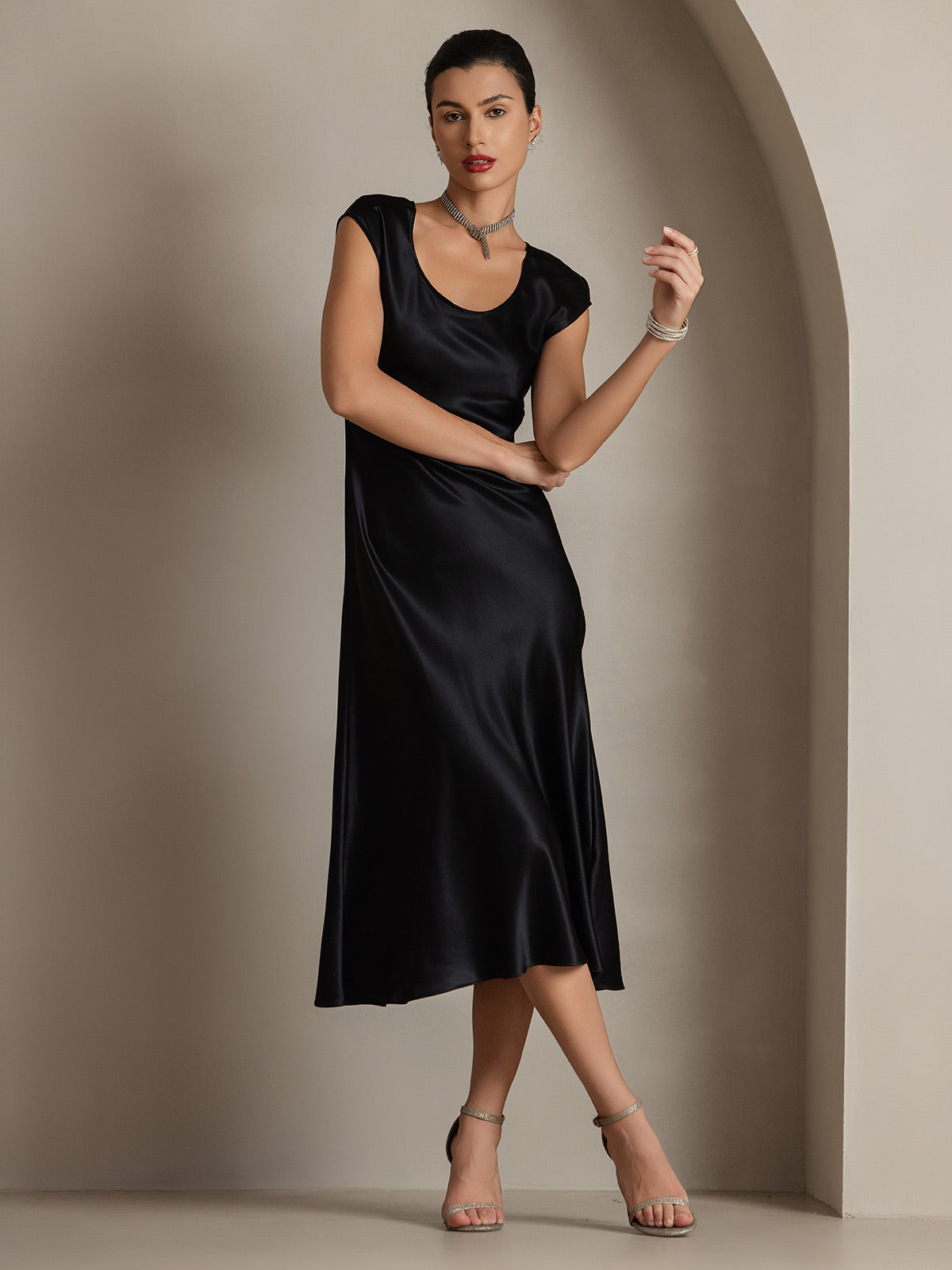 SilkSilky-AU 19Momme Silk Sleeveless Round Neck Dress Black 004